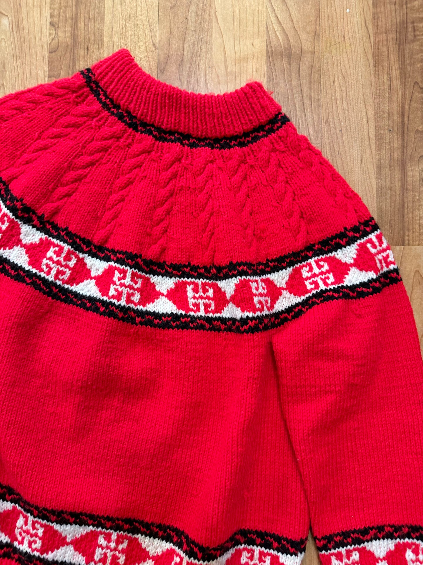 Vintage 1970s Handmade Red Scandinavian Sweater | M/L