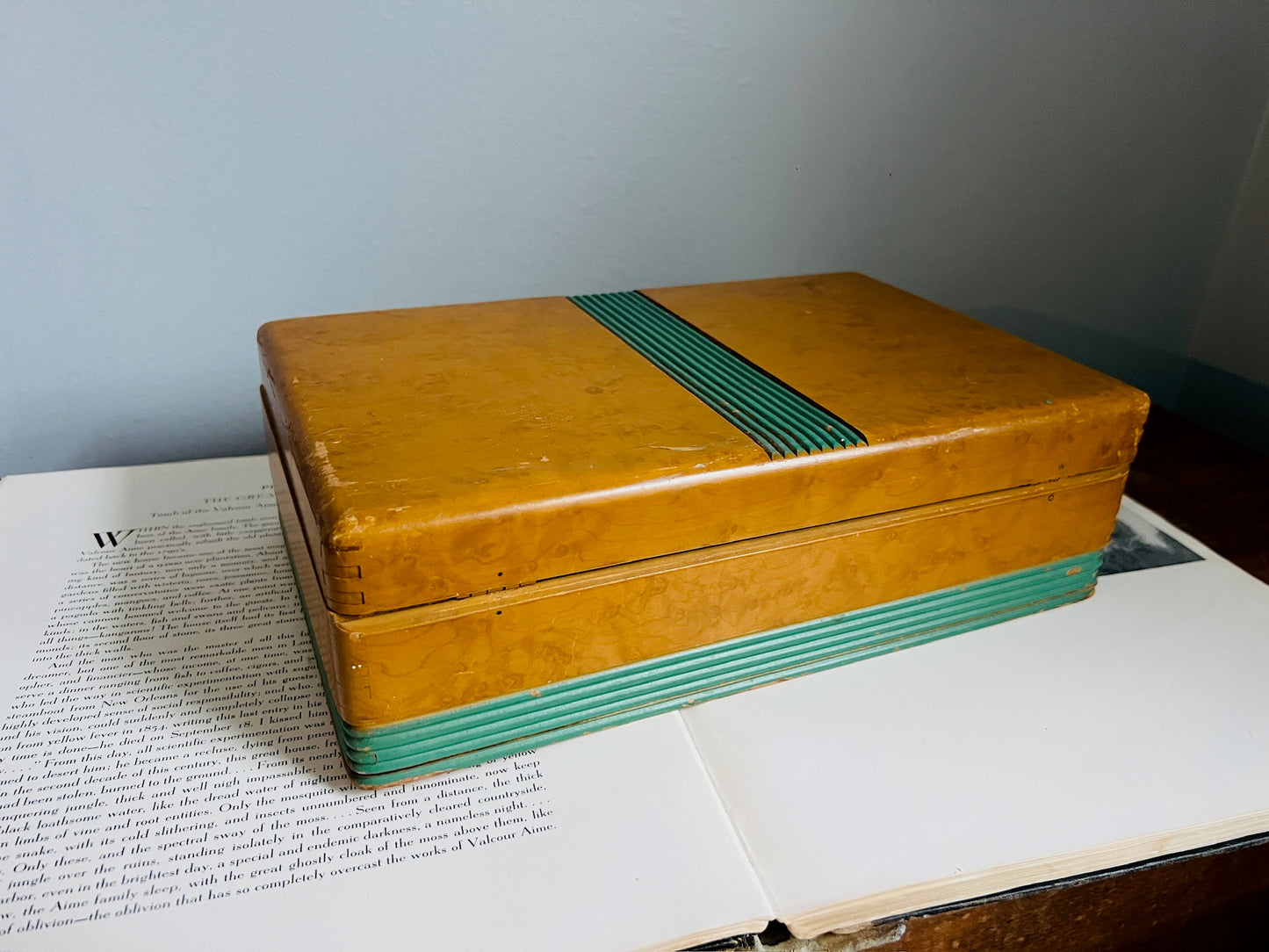 Vintage 1930s Burlwood Bakelite Handle Jewelry Box