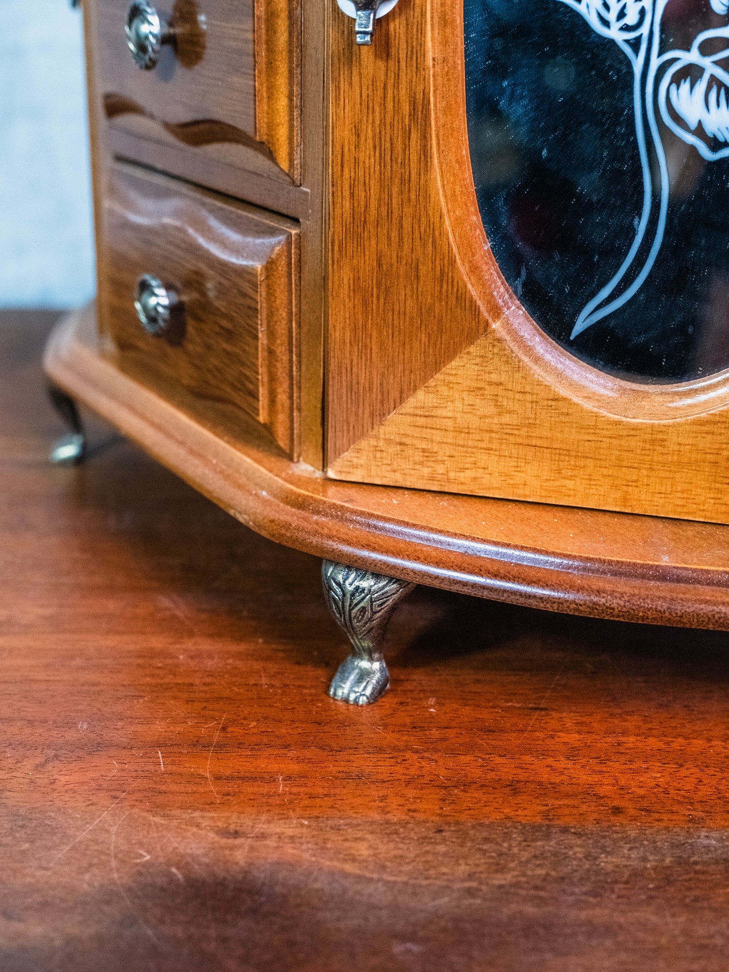 Vintage 1960s London Leather Wooden Mirrored Double Door Clawfoot Jewelry Box