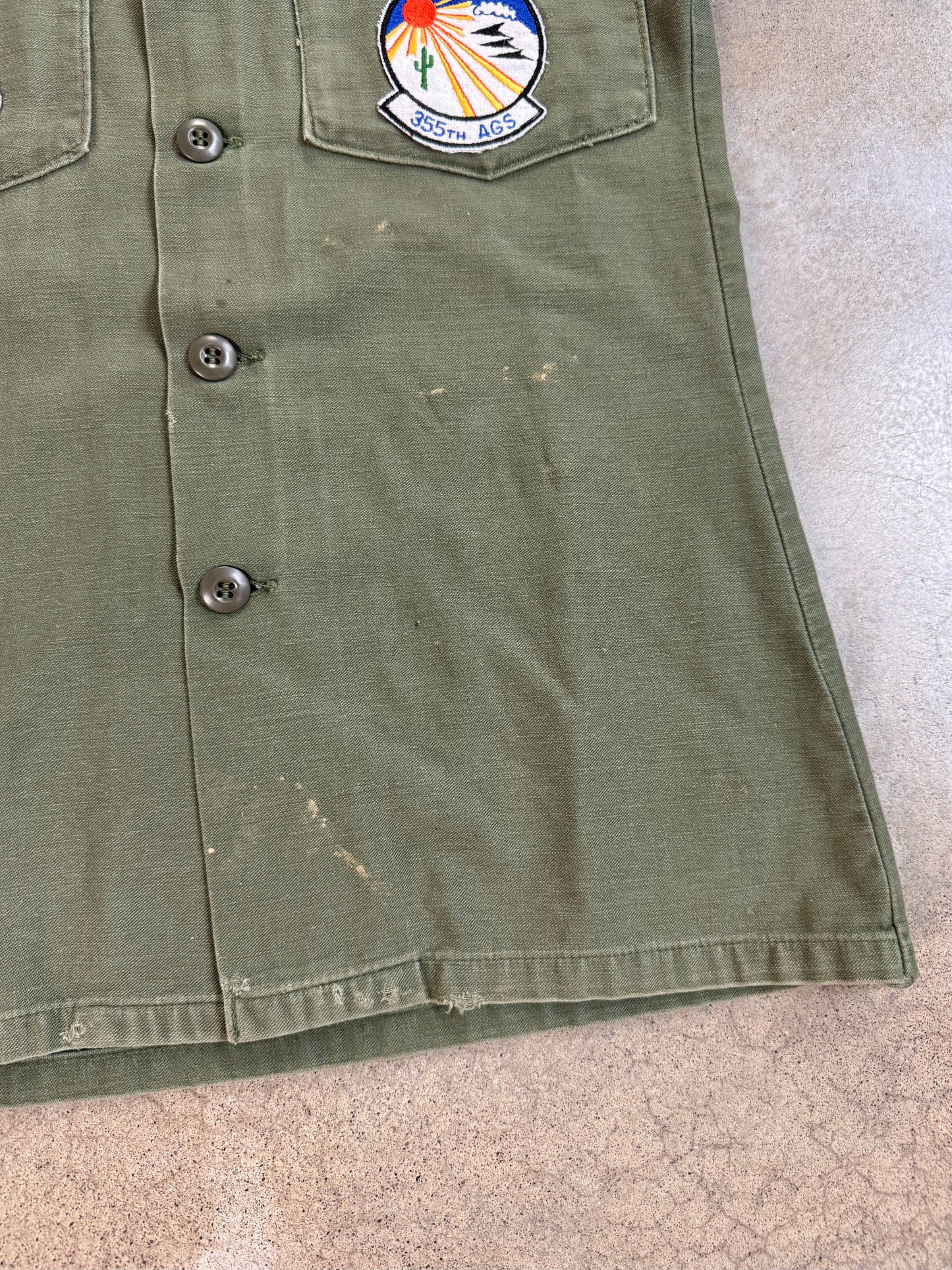 Vintage 1960s Military Issue Air Force Tactical Cotton Short Sleeve Shirt | Medium