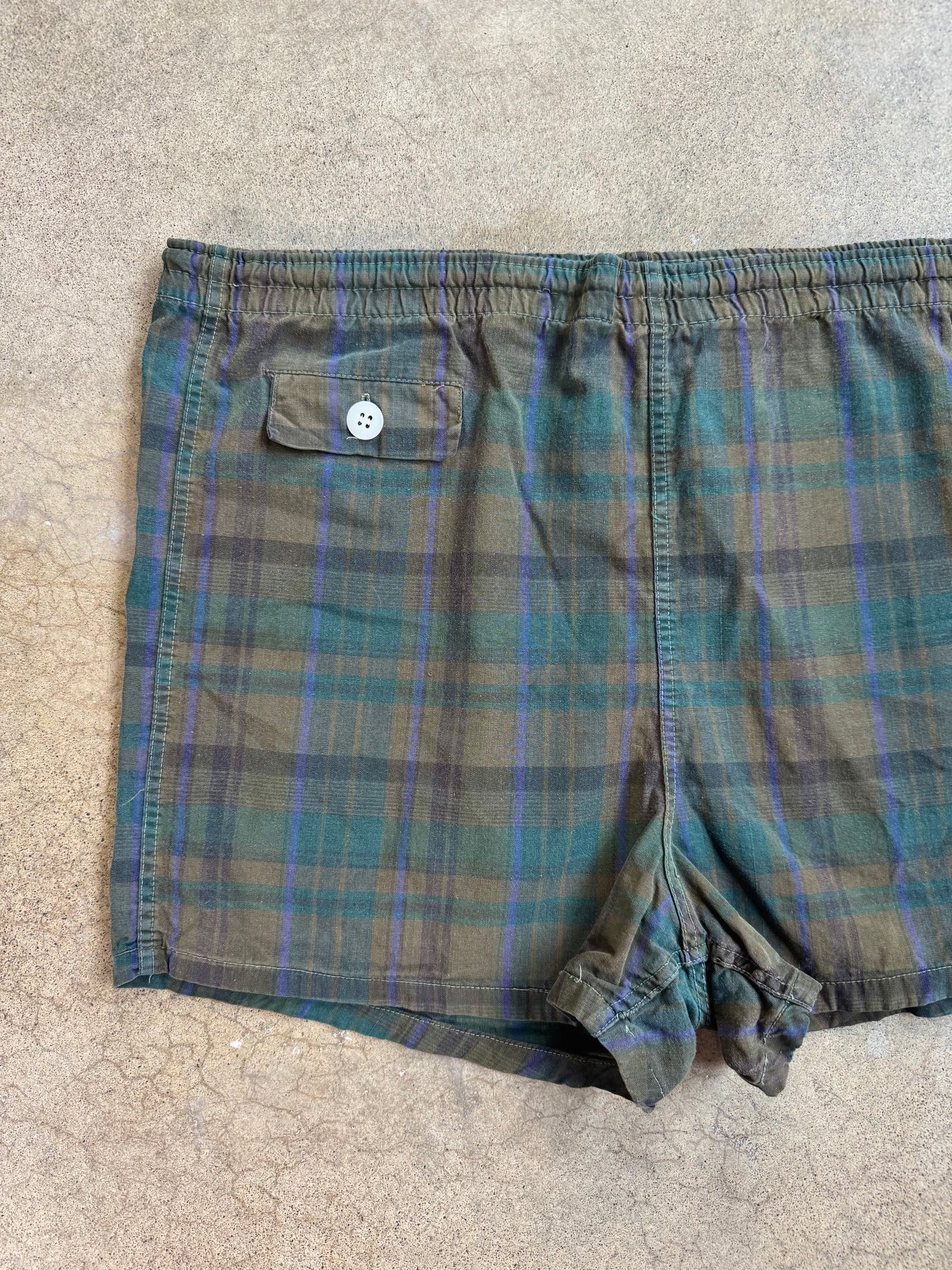 Vintage 1960s JCPenney Dark Plaid Cotton Shorts | Large