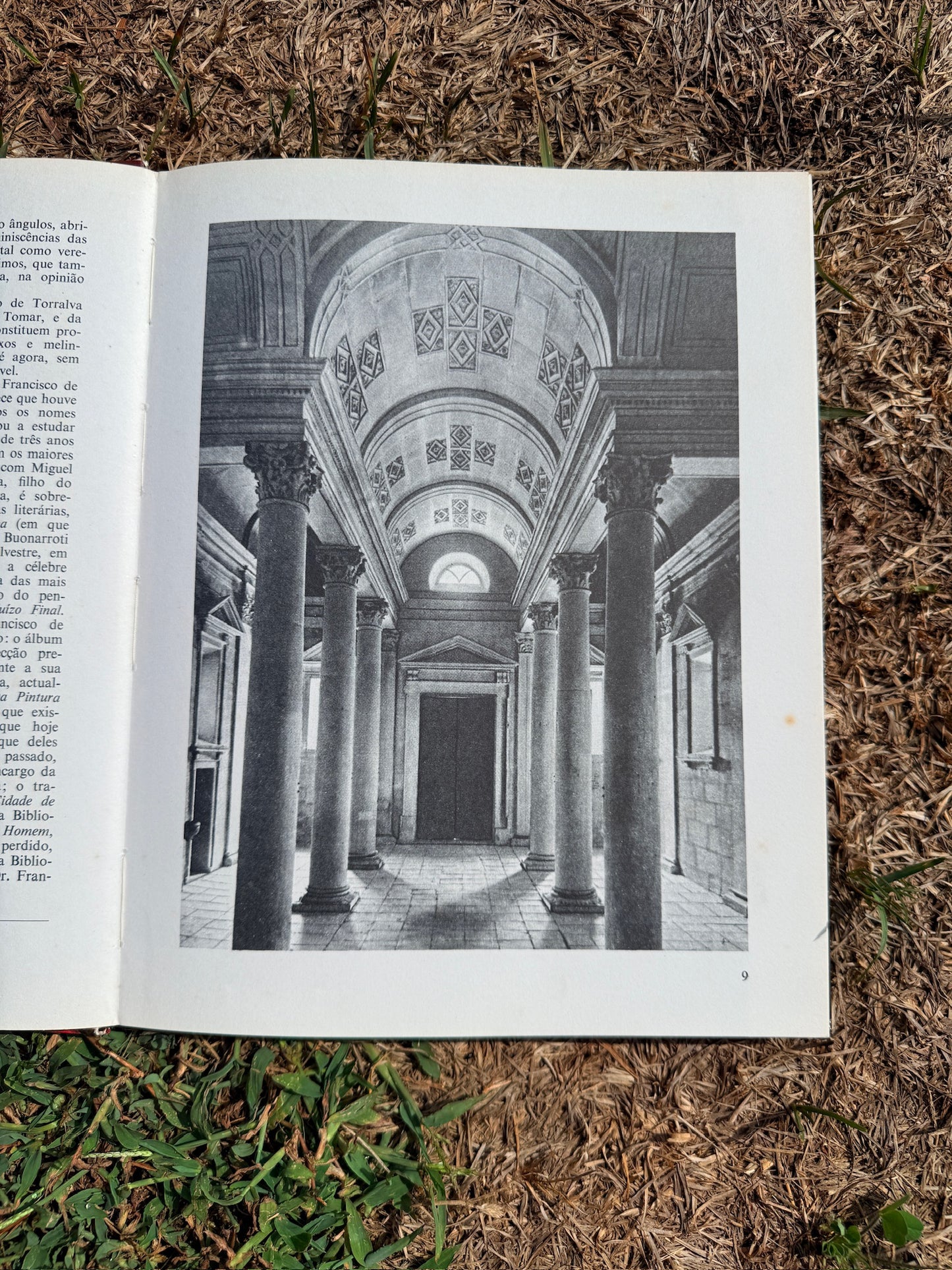 A Arte Em Portugal Hardcover Book