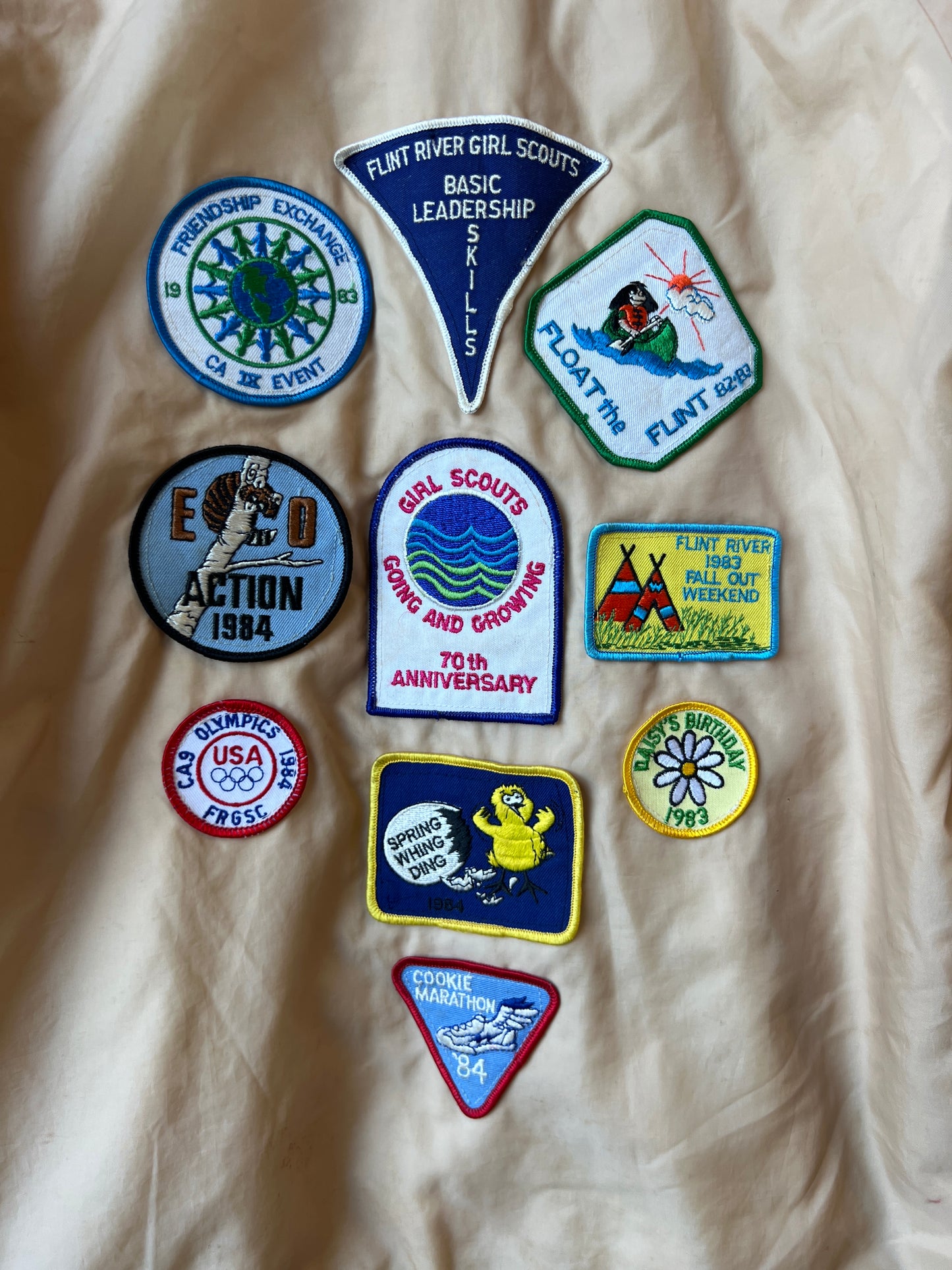 Vintage 1980’s Sears Beige Girl Scouts Patched Up Windbreaker Jacket | Medium