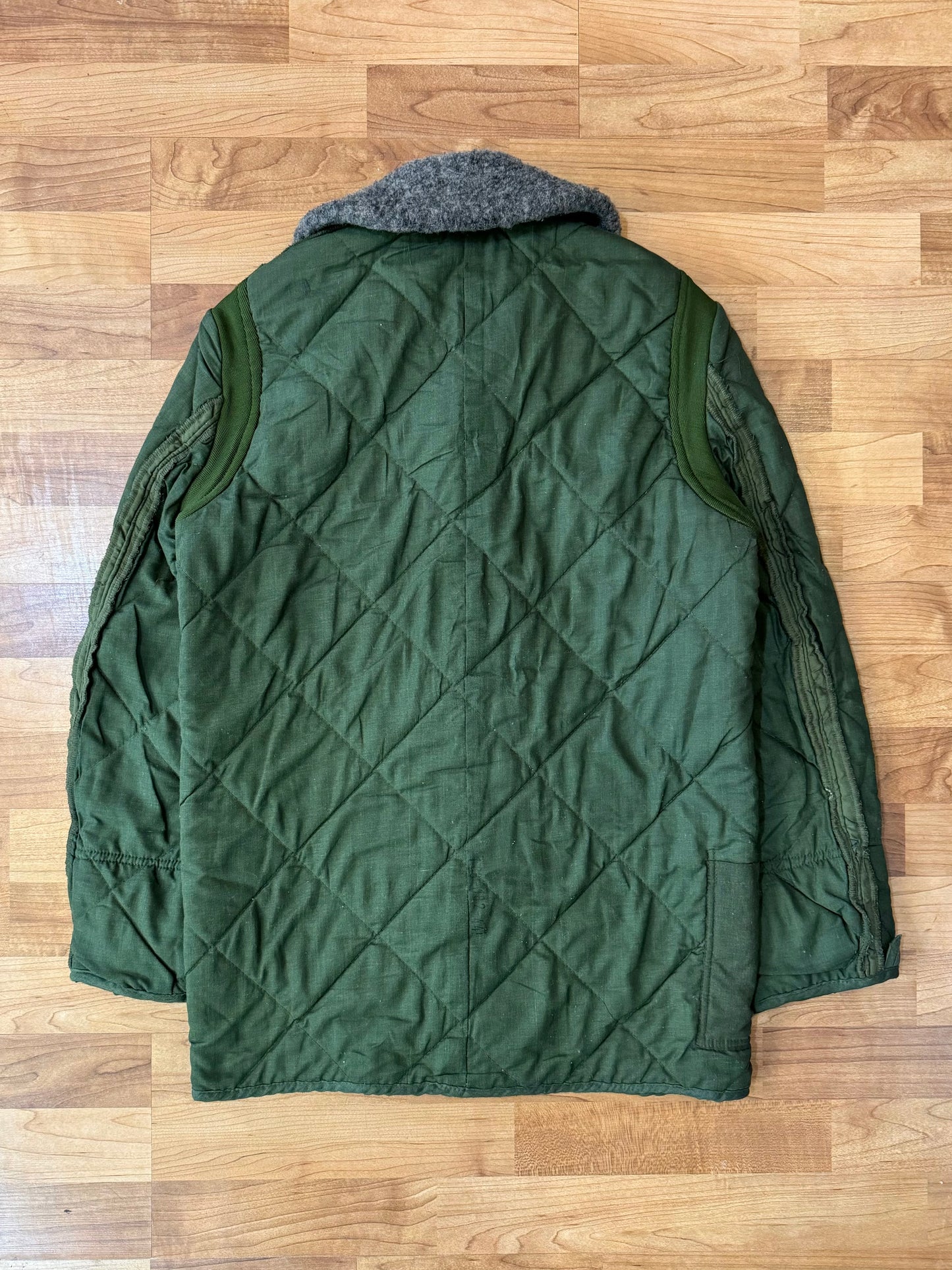 Vintage Cold War Era Quilted Military Jacket Liner | M/L