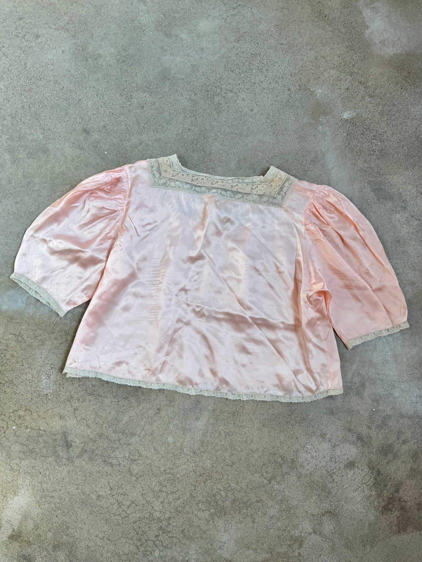 Vintage 1930s Pink Satin Silk Lace Trim Bed Jacket | S/M