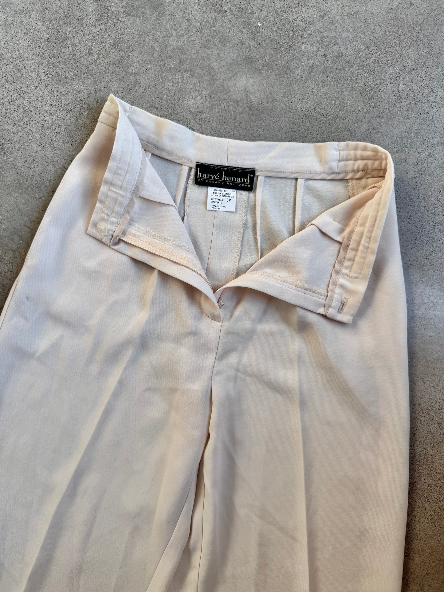 Vintage 1990s Harvé Benard Cream Two-Piece Pant Suit | Small