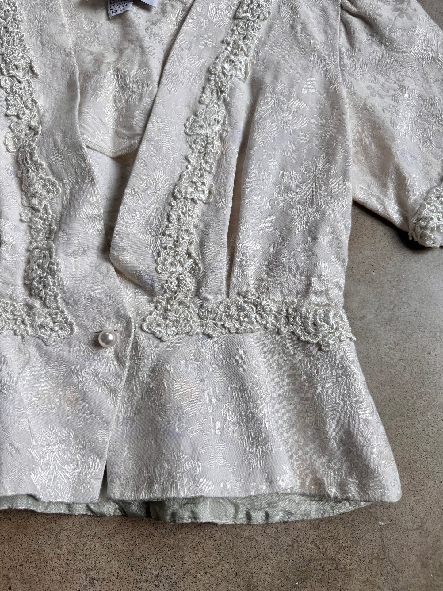 Vintage 1980s Nah Nah Collections by Jonathan Tait Ivory Floral Jacquard & Lace Short Sleeve Blazer | Small