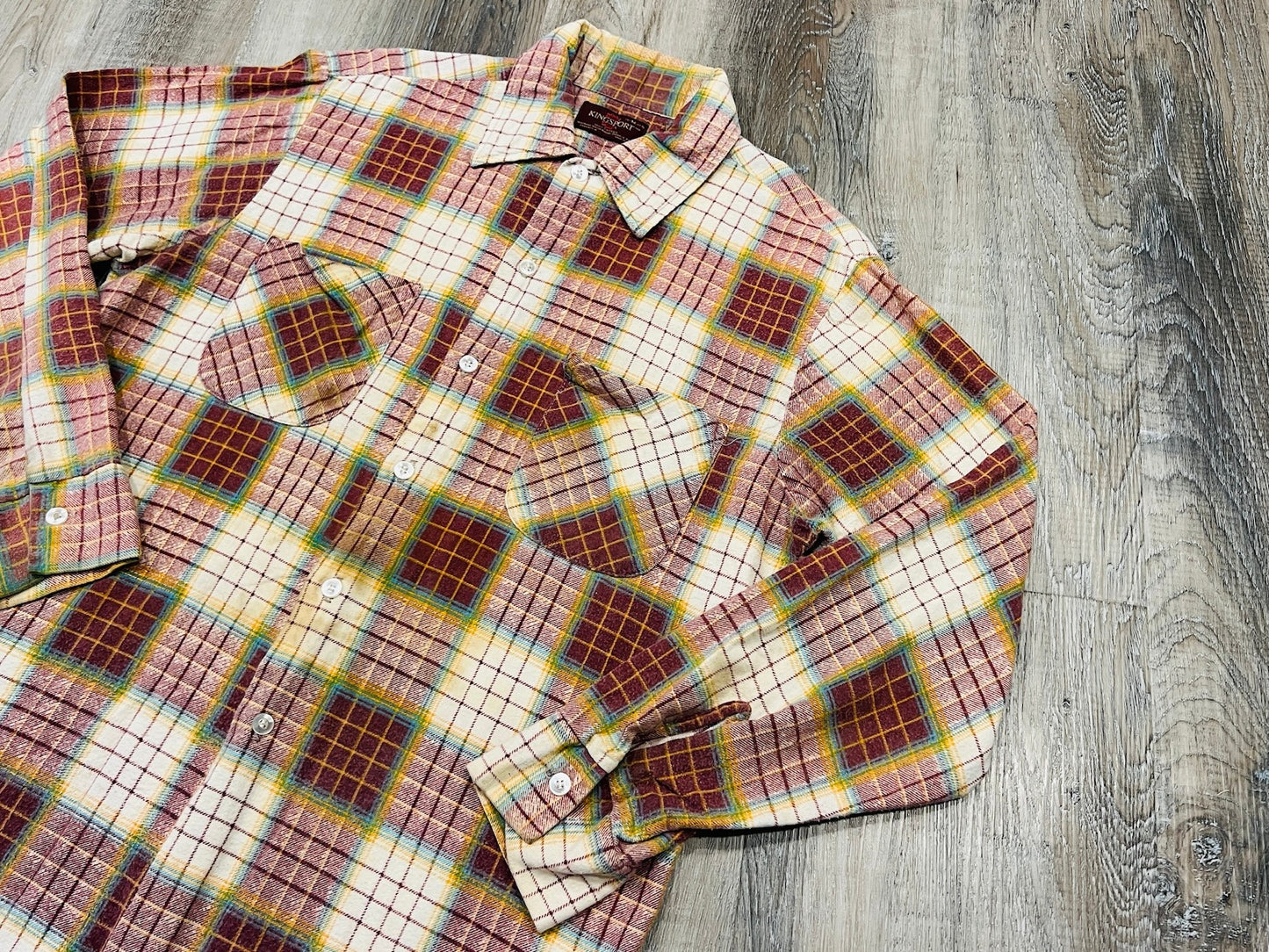 Vintage 1970s Kingsport Worn Cotton Flannel Shirt | Medium