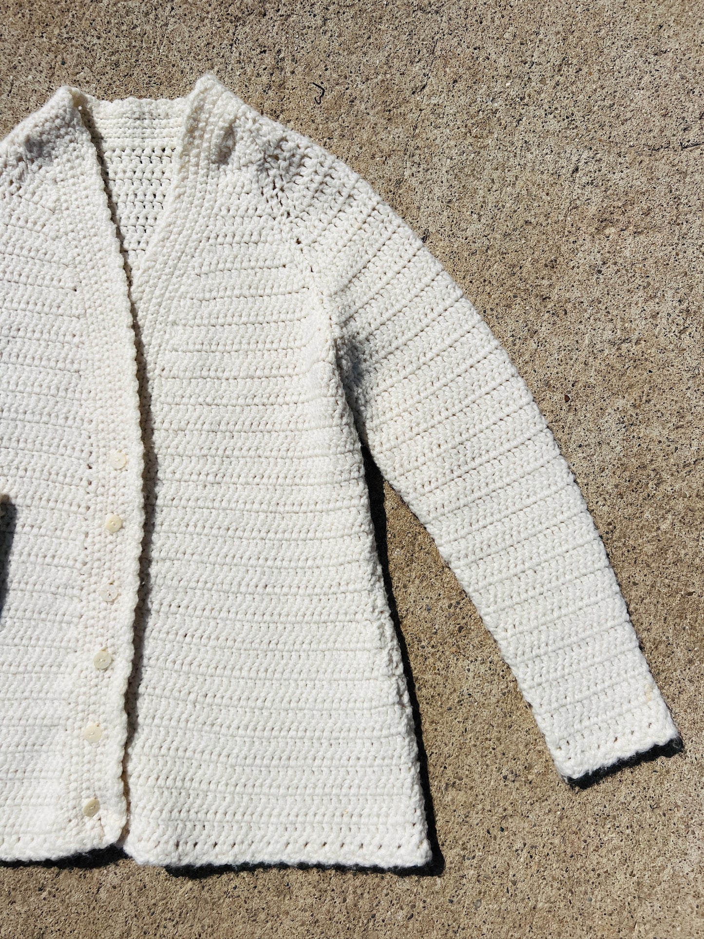 Vintage 1960s Handmade Crochet Ivory Cardigan | XS/S