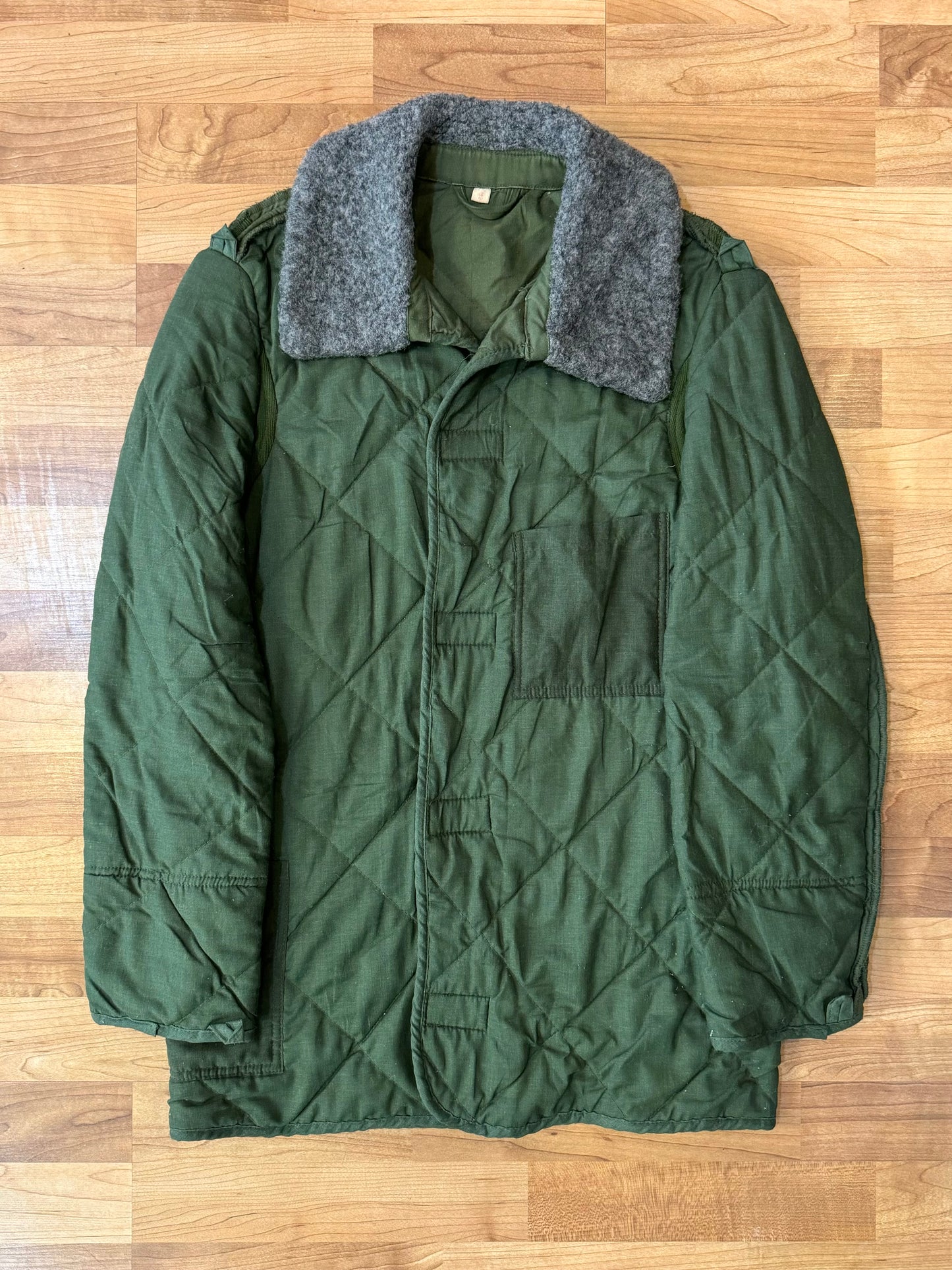 Vintage Cold War Era Quilted Military Jacket Liner | M/L