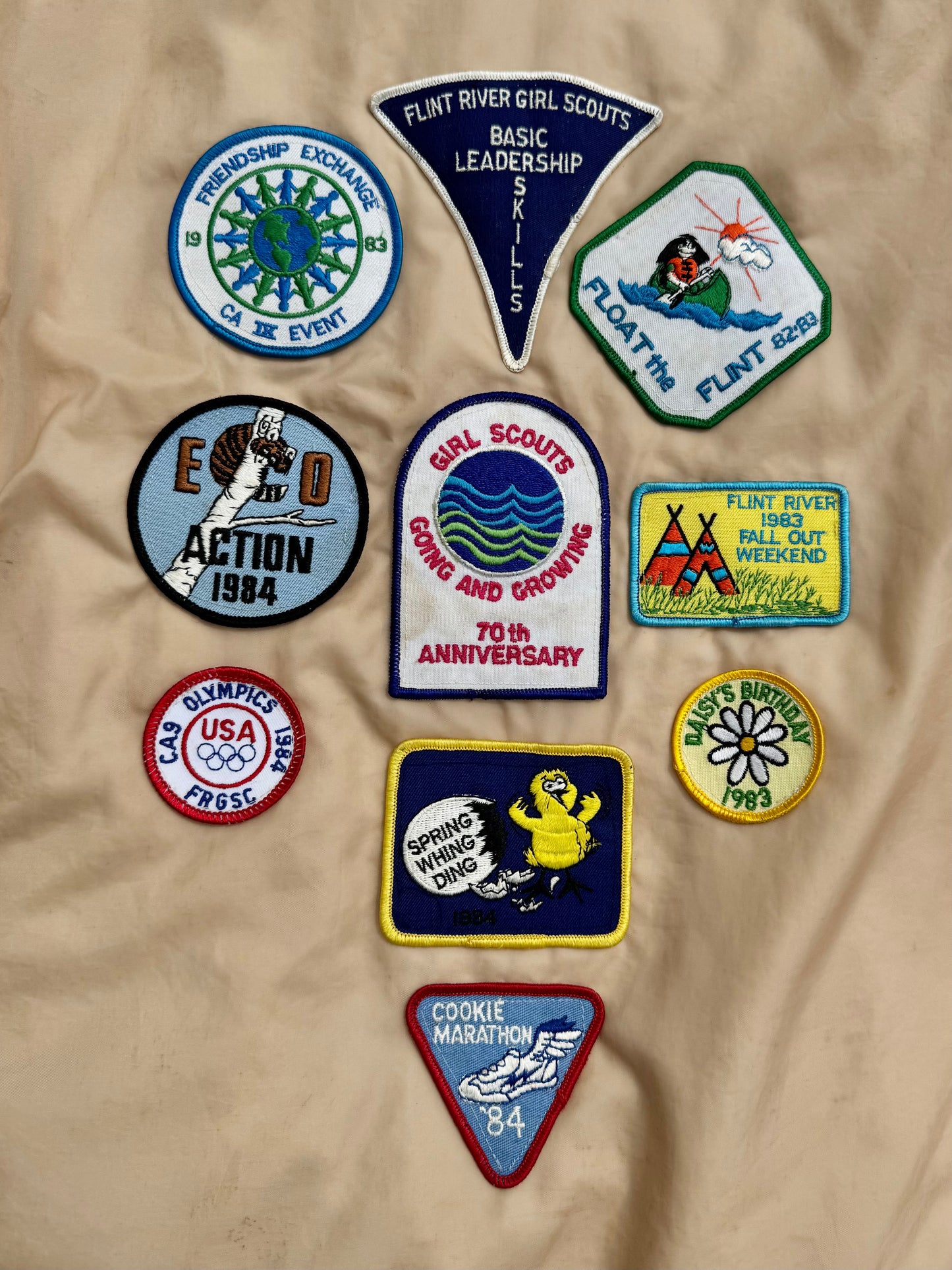 Vintage 1980s Flint River Girl Scouts Patched Windbreaker Jacket | Medium