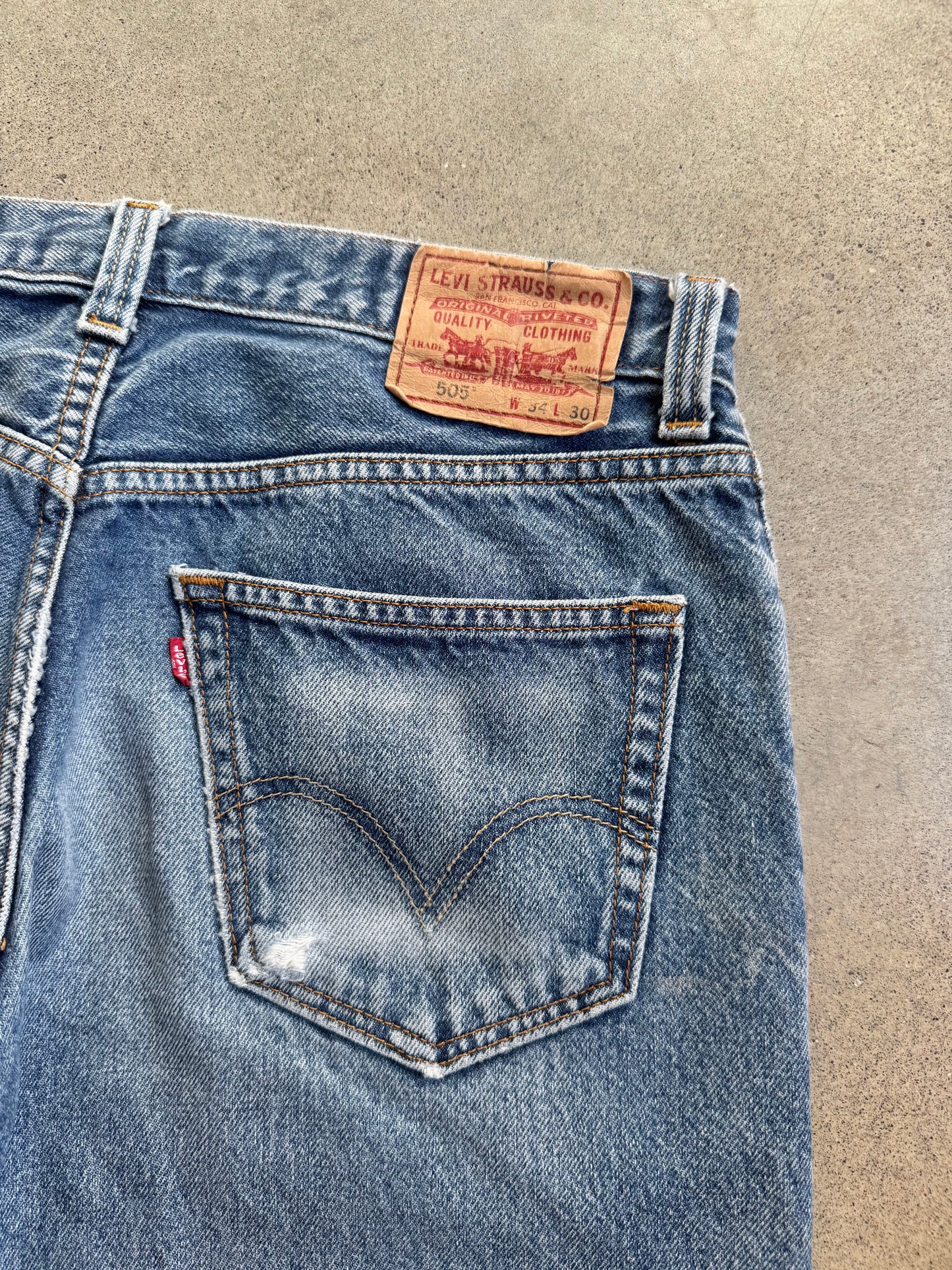 2000s Levi's 505 Medium Wash Jeans | 34x30