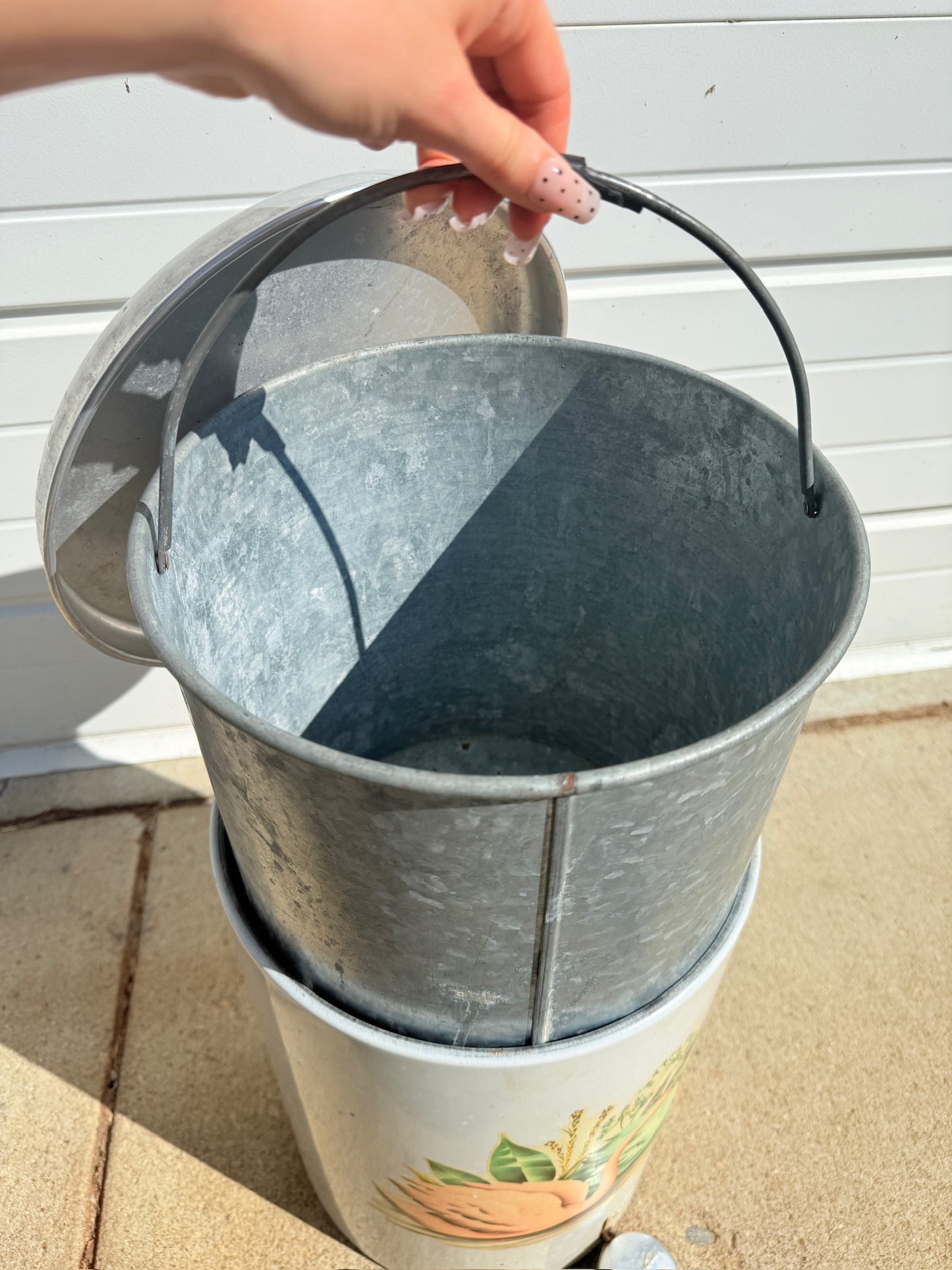 Vintage 1940s Beauty Can "Swan" Tin Trash Can
