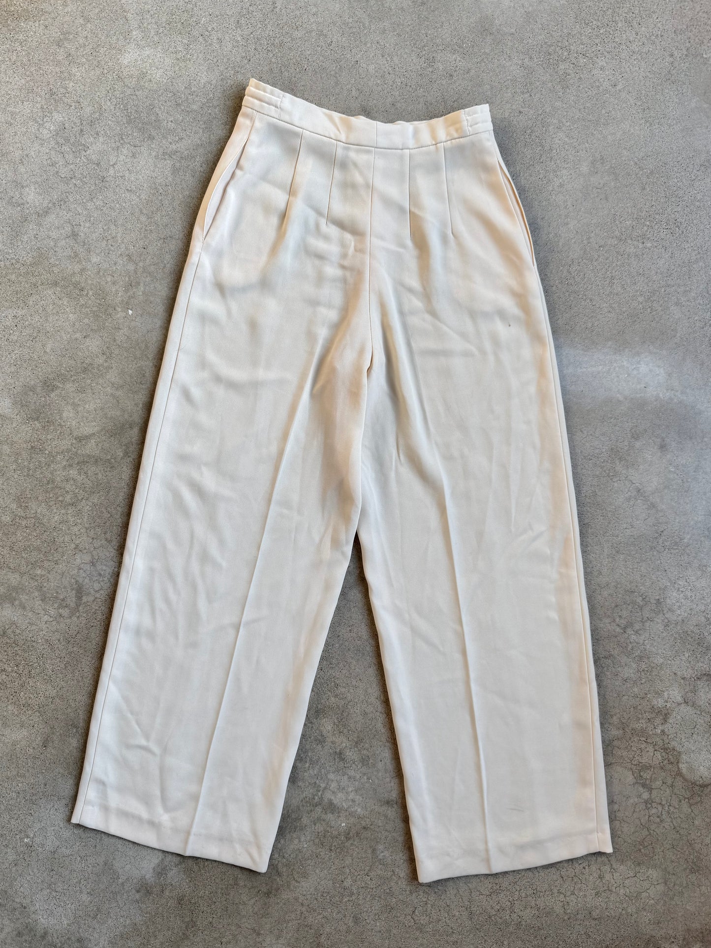 Vintage 1990s Harvé Benard Cream Two-Piece Pant Suit | Small