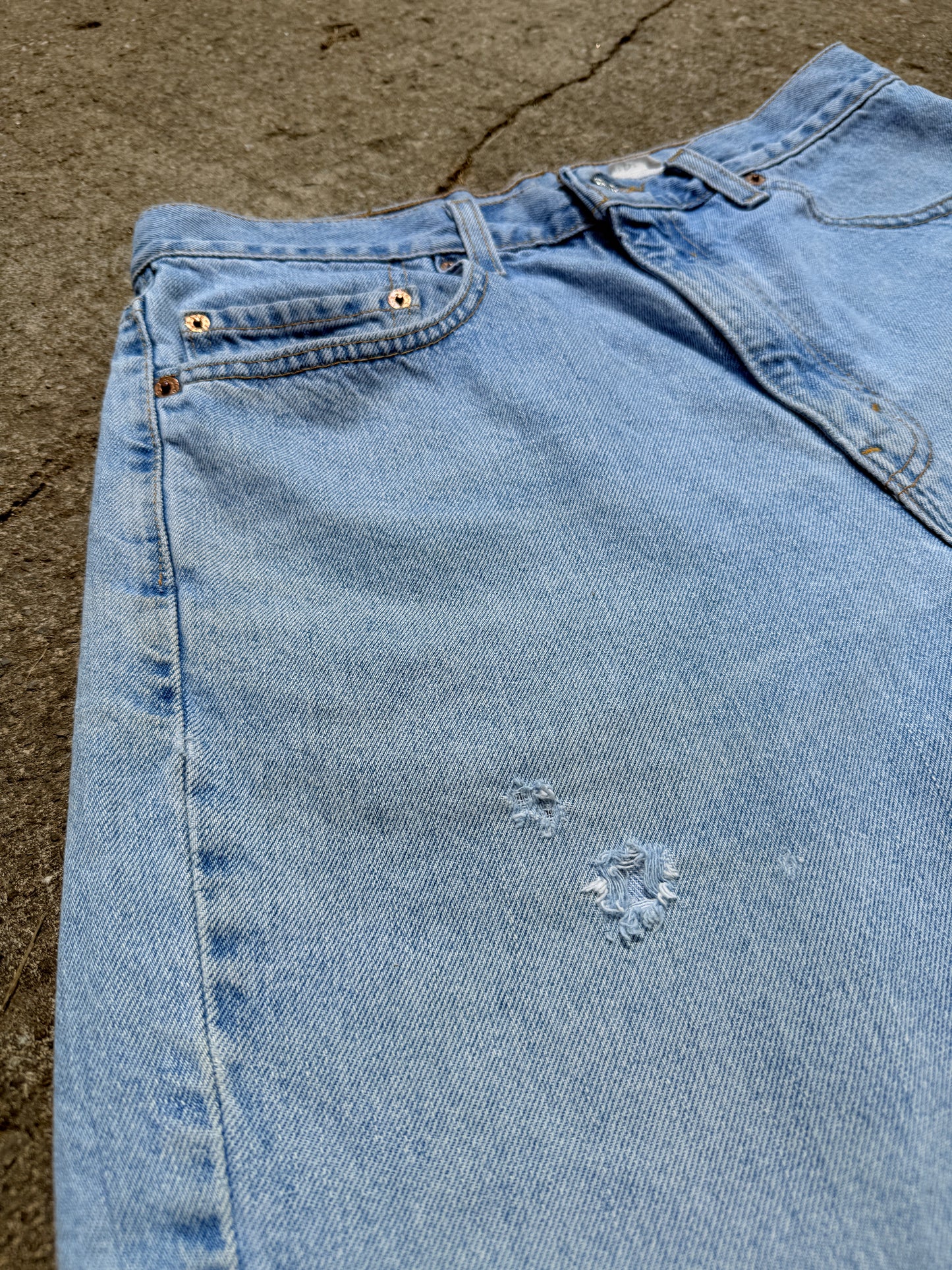 Vintage 1990s Levi’s 505 Light Wash Denim Shorts | Waist 33”