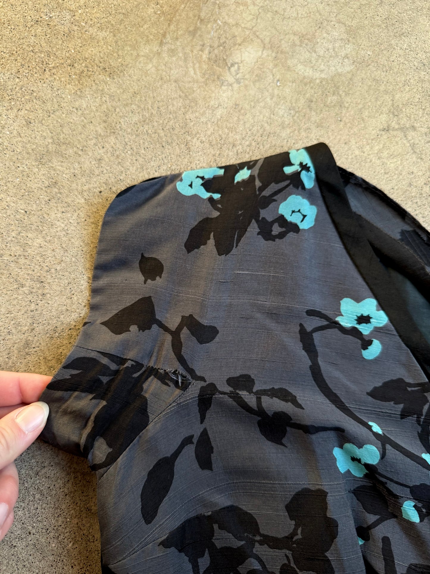 Vintage 1950s Handmade Blue & Black Floral Short Sleeve Pleated Dress | M/L
