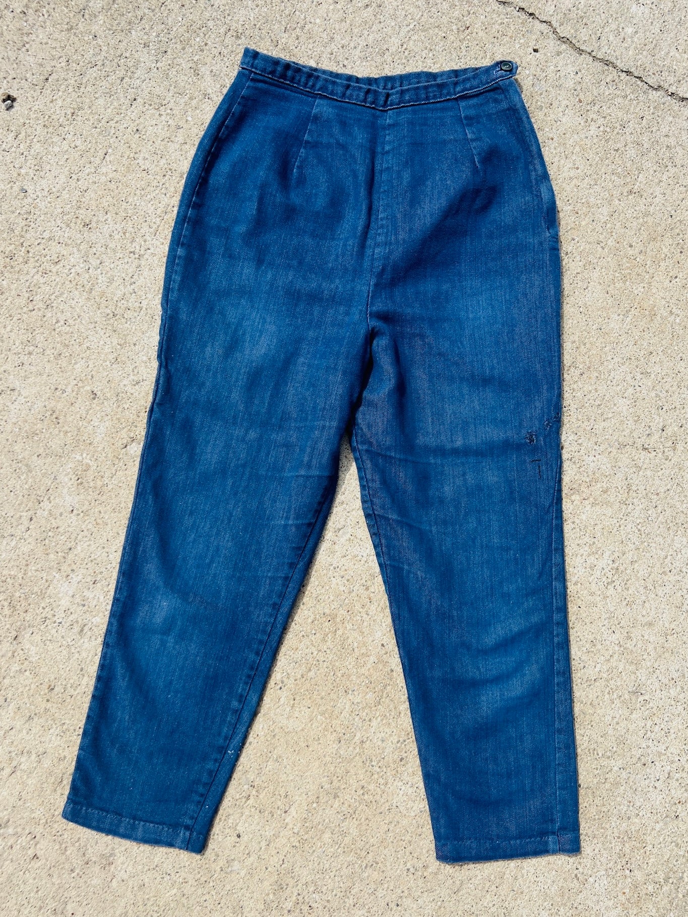 Vintage 1950s Dark Denim Pedal Pusher Pants | Small