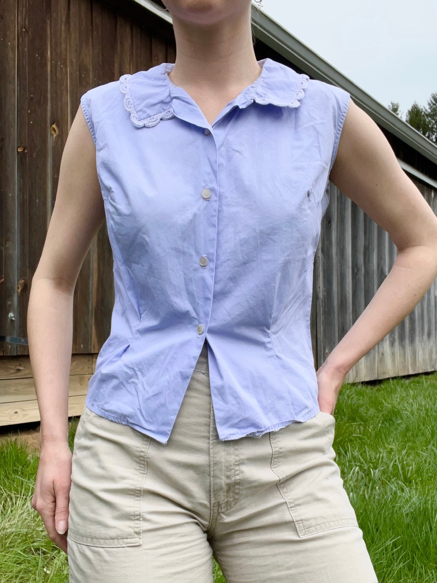Vintage 1950s Lavender Frill Collar Sleeveless Blouse | Small