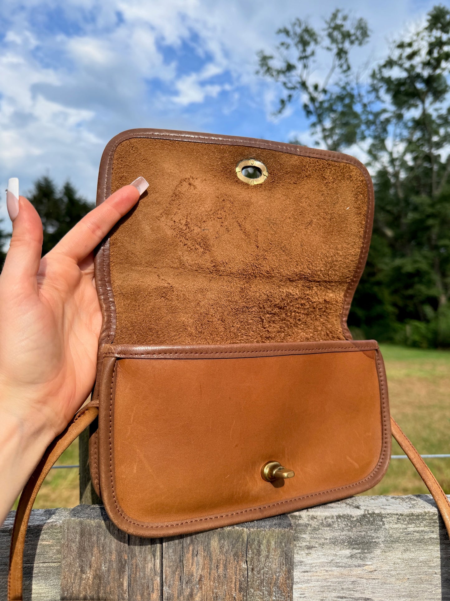 Vintage 1970s Coach Dinky Bag NYC | British Tan Style No. 9375