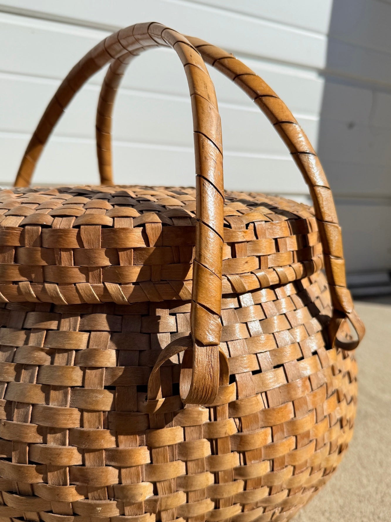Vintage 1950s Mid-Atlantic Woven Wicker Lidded Basket