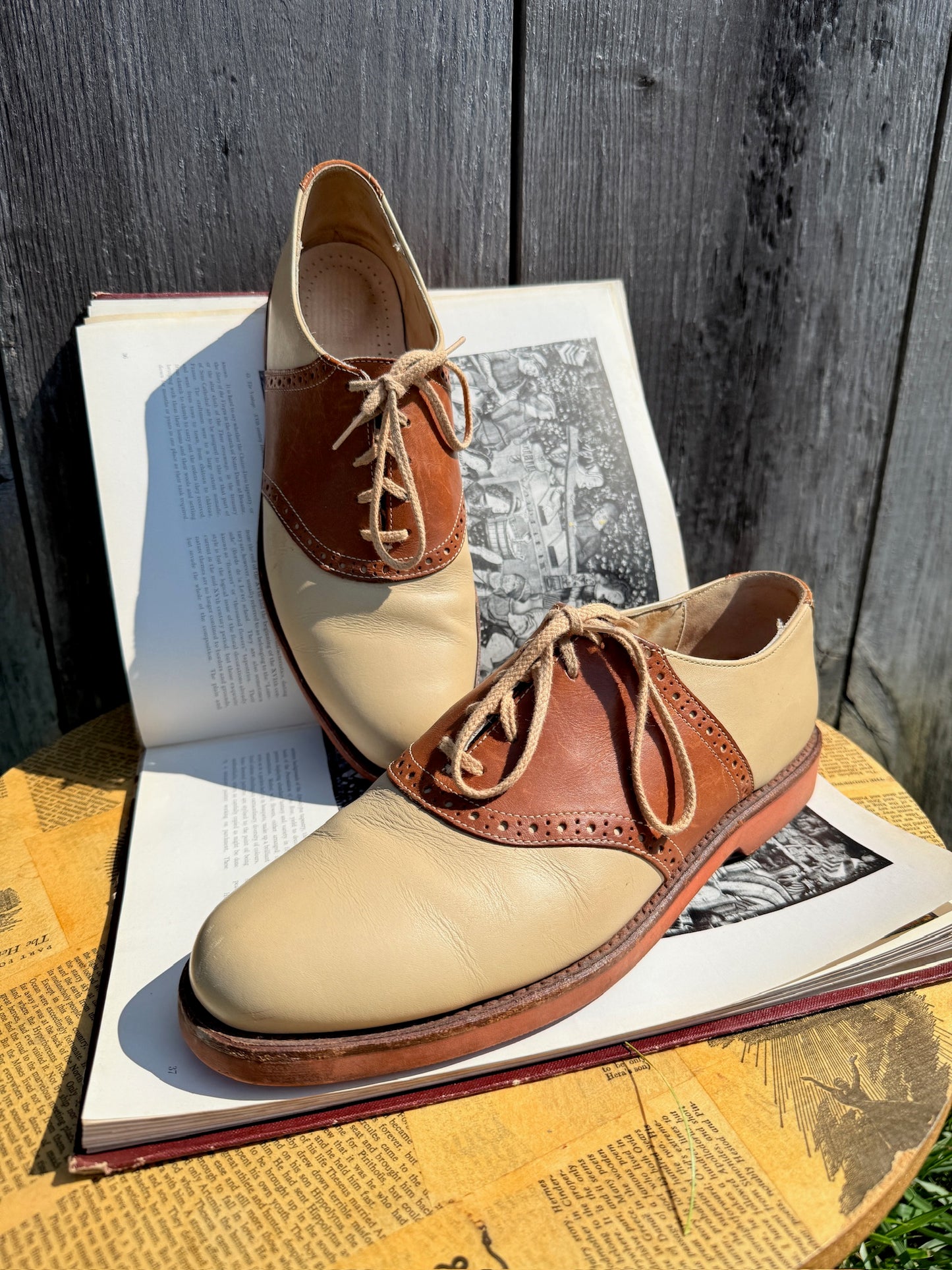 Vintage 1980s Cole Haan Two-Tone Saddle Oxford Shoes | Men’s 9.5