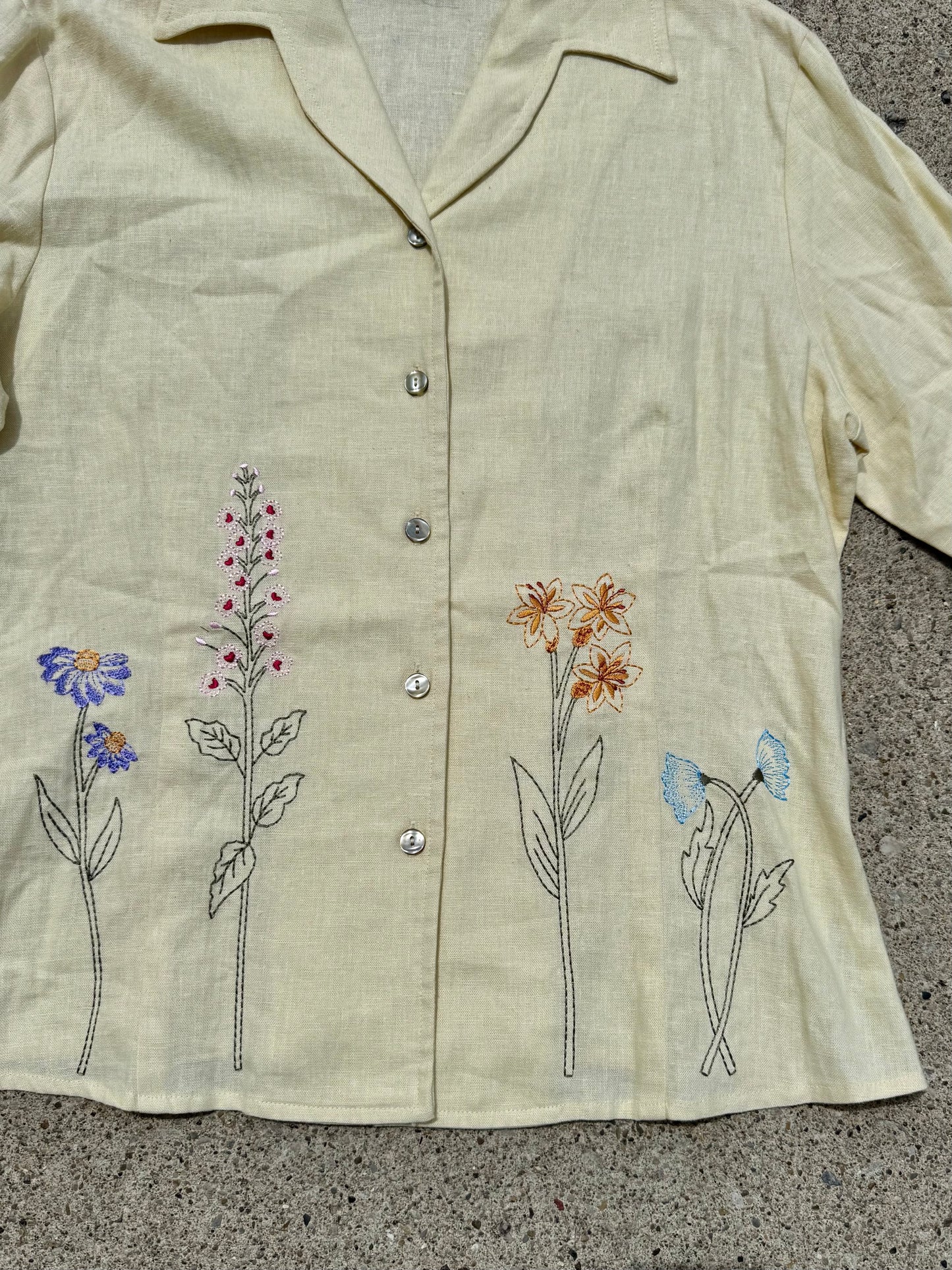 Vintage 1980s Virgo II Yellow Floral Embroidered Linen Blouse | Large