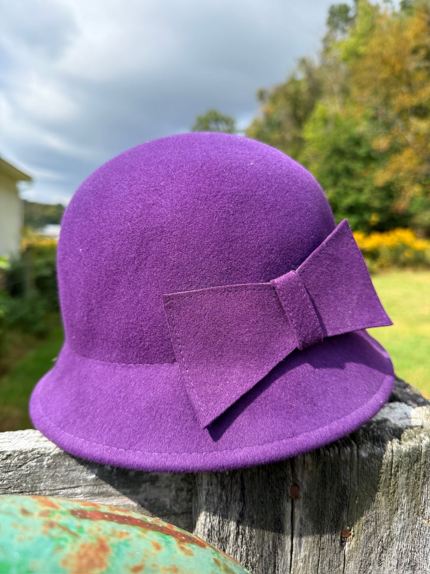 Vintage 1980s Purple Wool Cloche Bow Hat