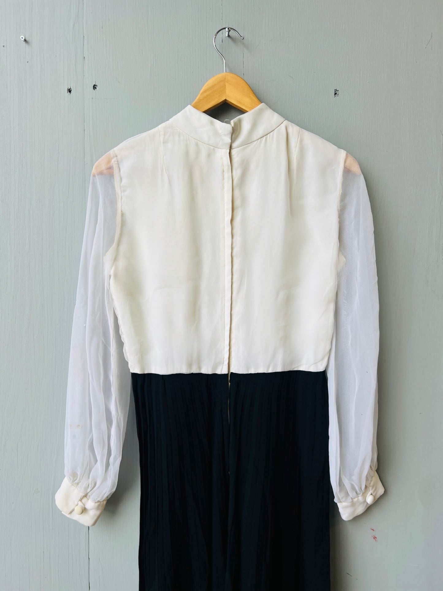 Vintage 1970s White & Black Formal Jumpsuit | S/M