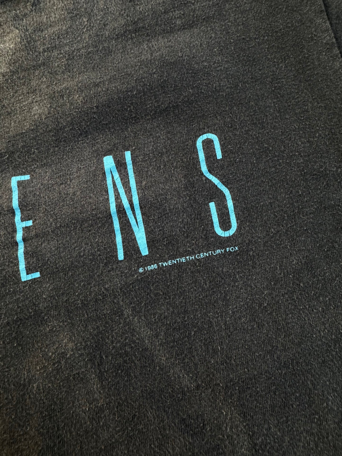 Vintage 1986 Original Aliens Movie Worn Black Graphic Tee | S/M