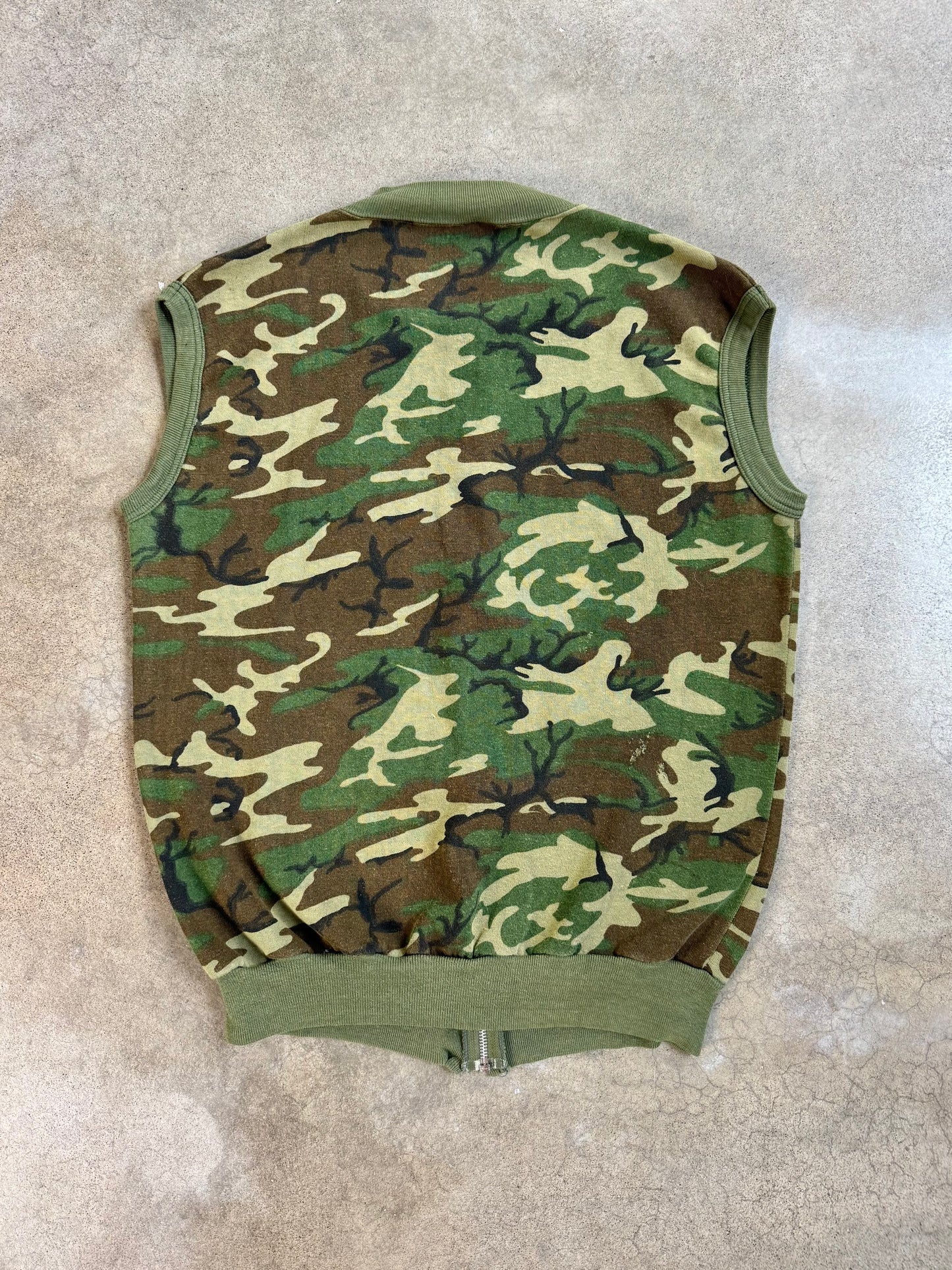 Vintage 1980s Green Camouflage Zip-Up Sweatshirt Vest | Large