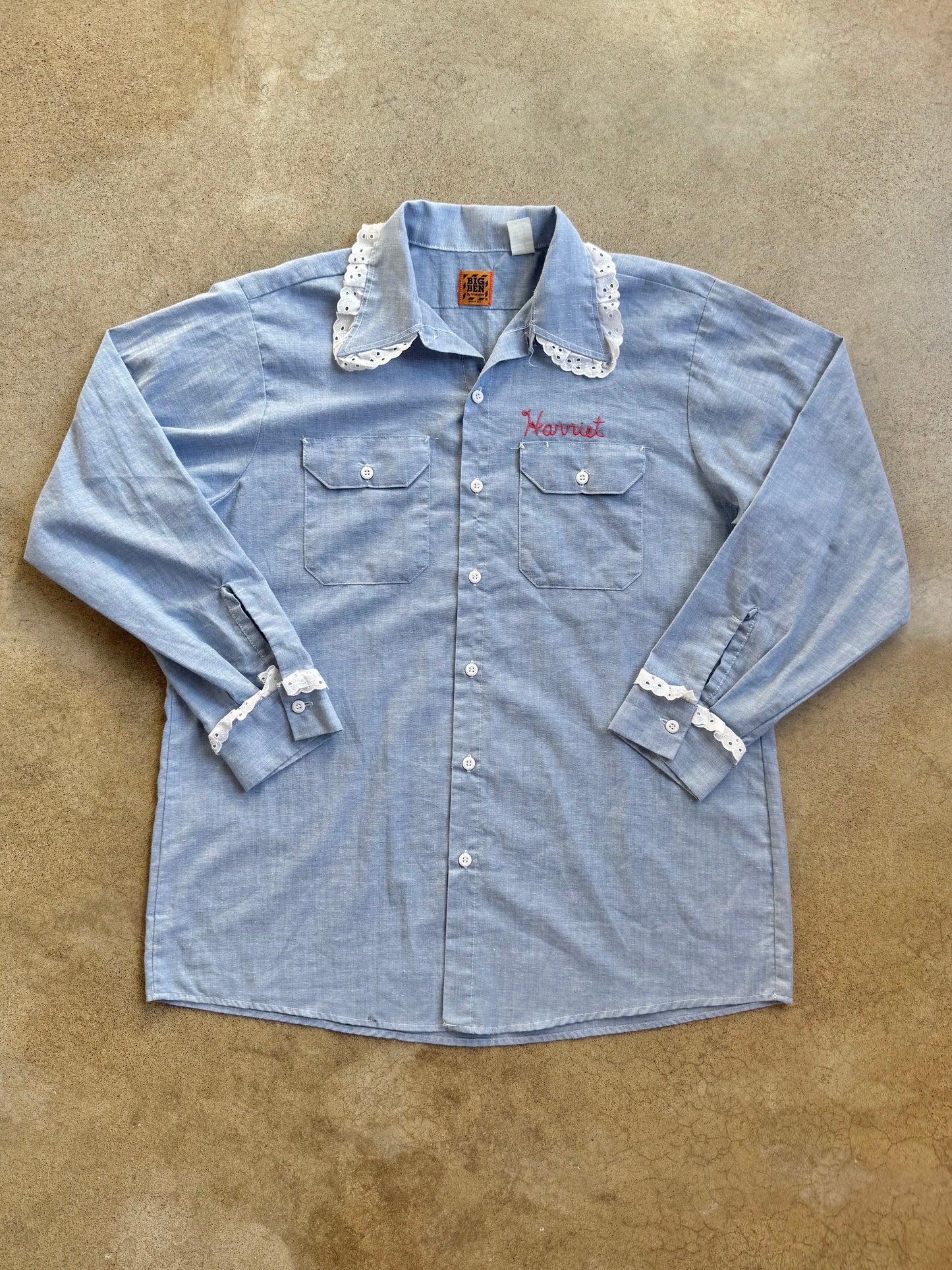 Vintage 1970s Big Ben Chainstitch Apple Acres “Harriet” Frilled Trim Chambray Work Shirt | Large