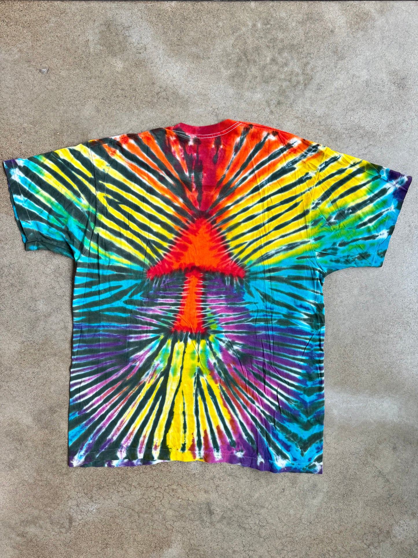 Vintage 1970s Fruit of the Loom Handmade Tie-Dye Mushroom Tee | XL