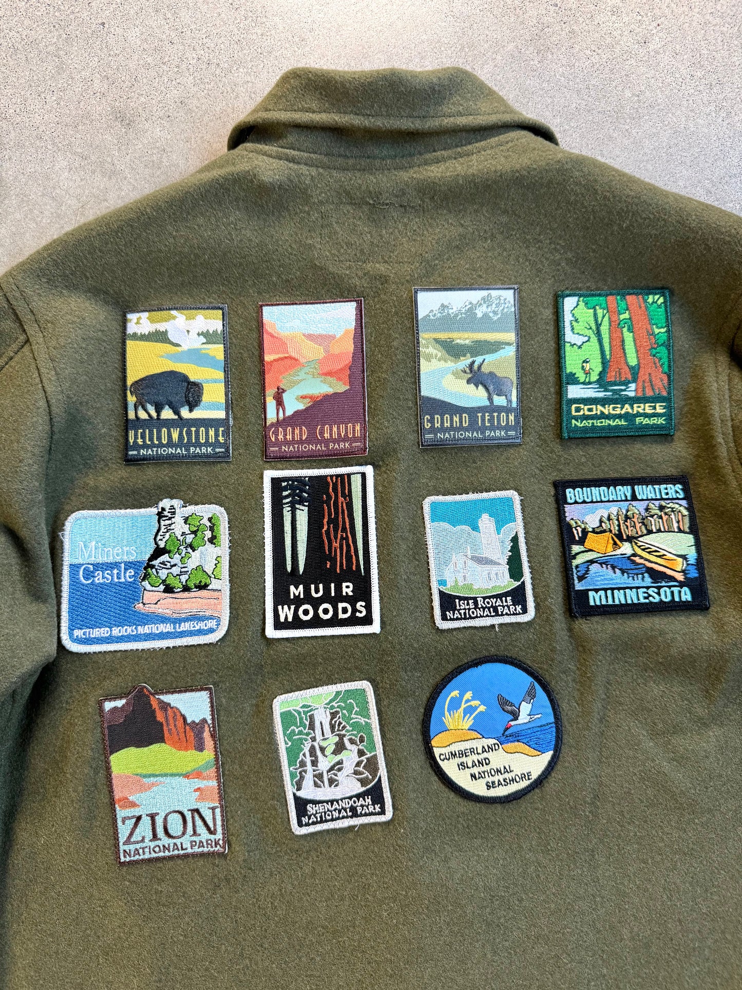 Vintage 1980s Military Issue Green Wool Shirt Jacket w/ National Park Patches | Small