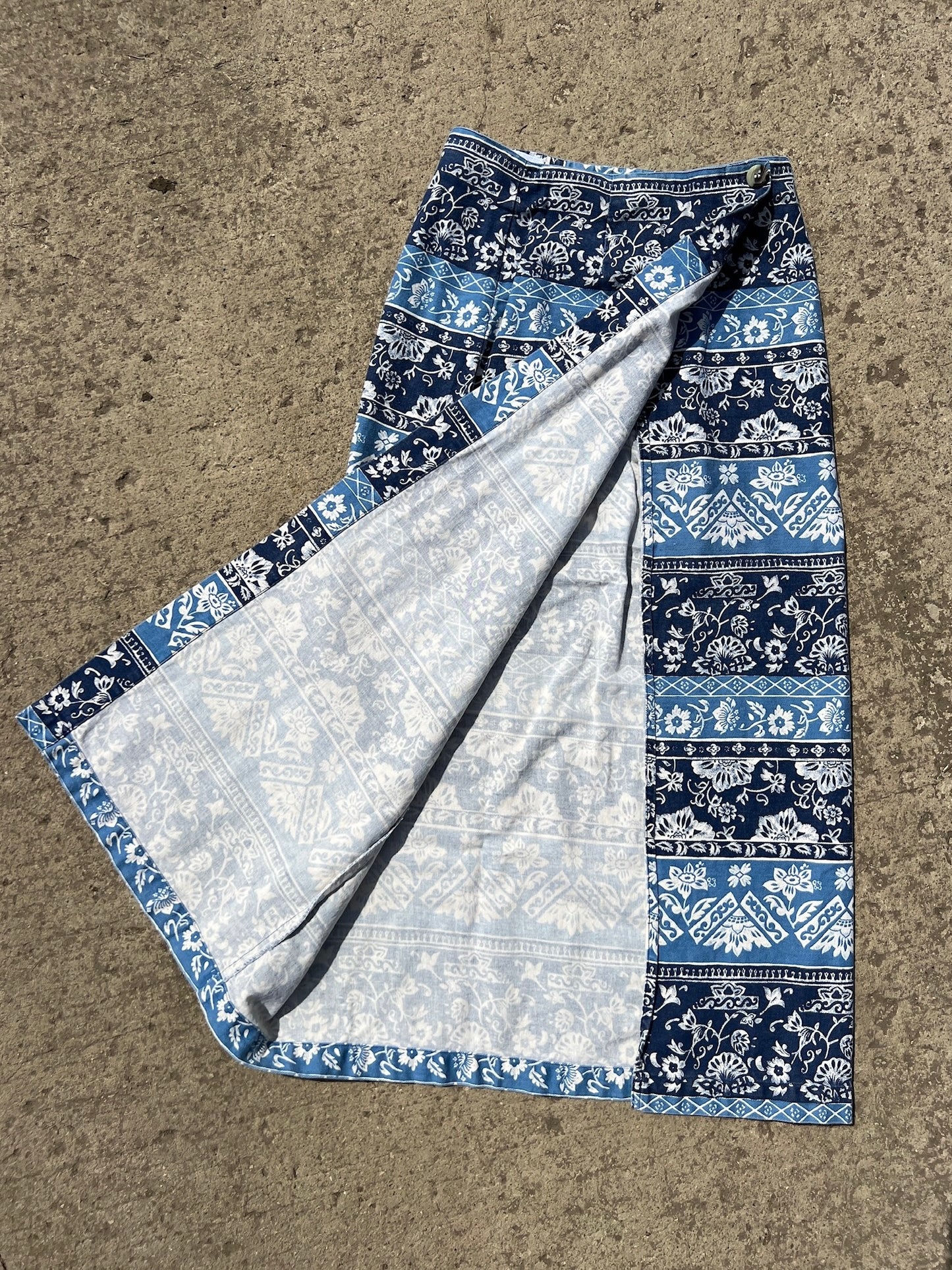 Vintage 1990s Blue Floral Maxi Wrap Skirt | Small