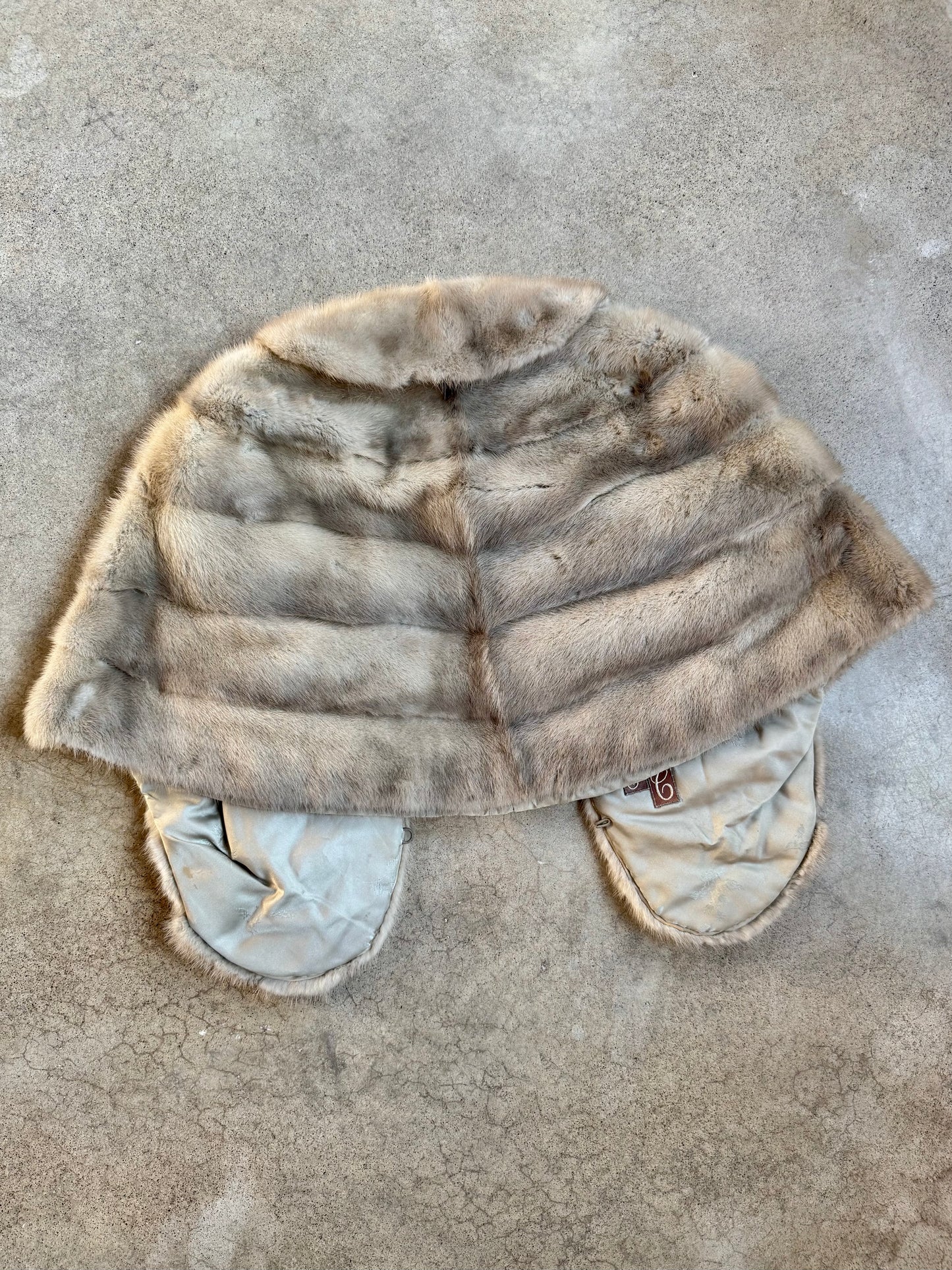Vintage 1940s Vollbracht Furriers Genuine Fur Stole/Shawl