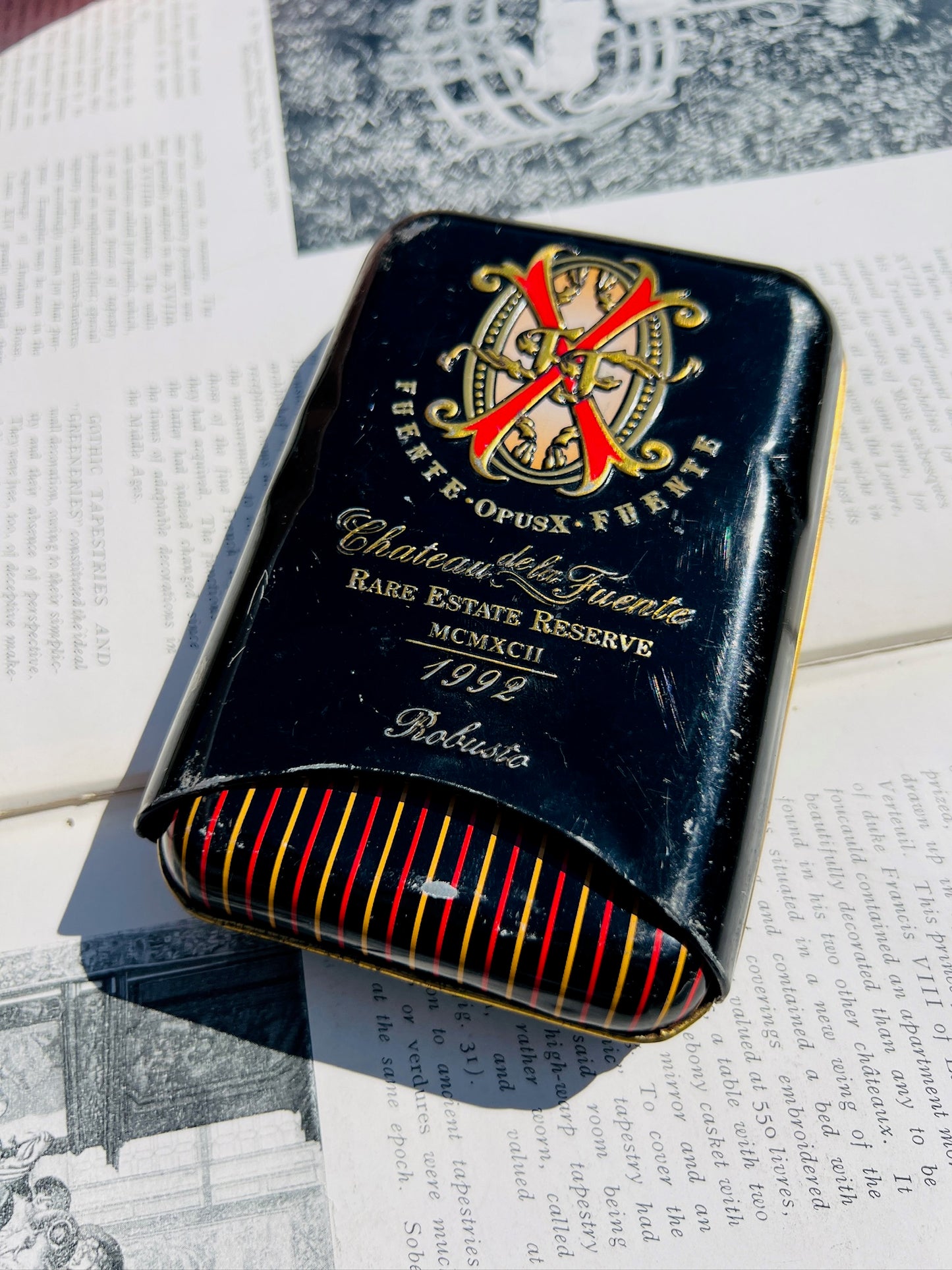 Chateau De La Fuente Metal Cigar Case