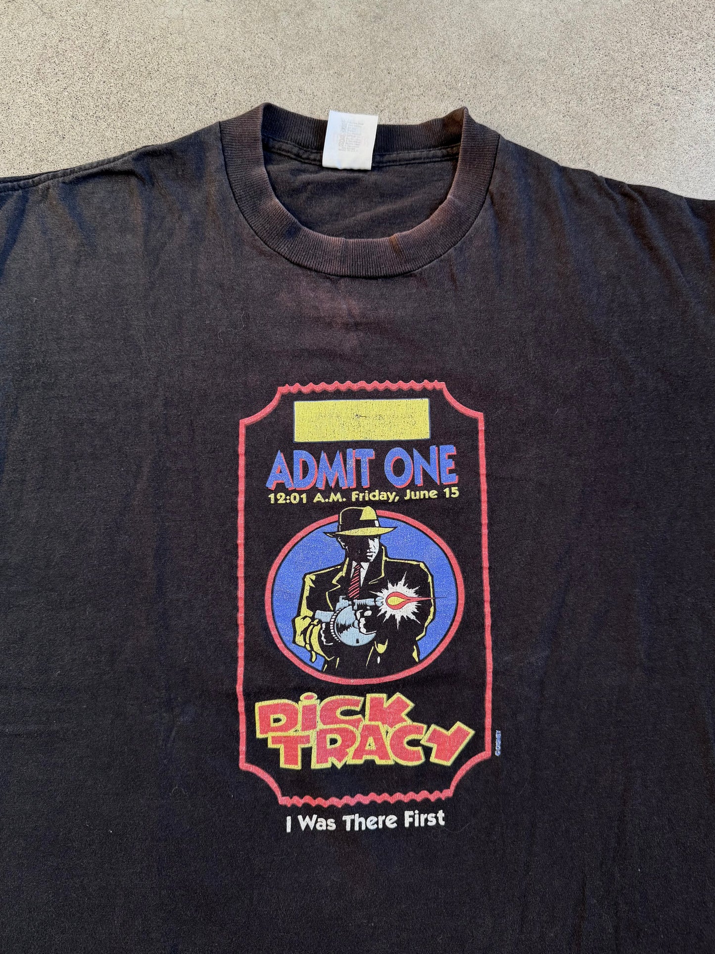 Vintage 1990s Dick Tracy "Admit One" Movie Premiere Graphic Tee | XL