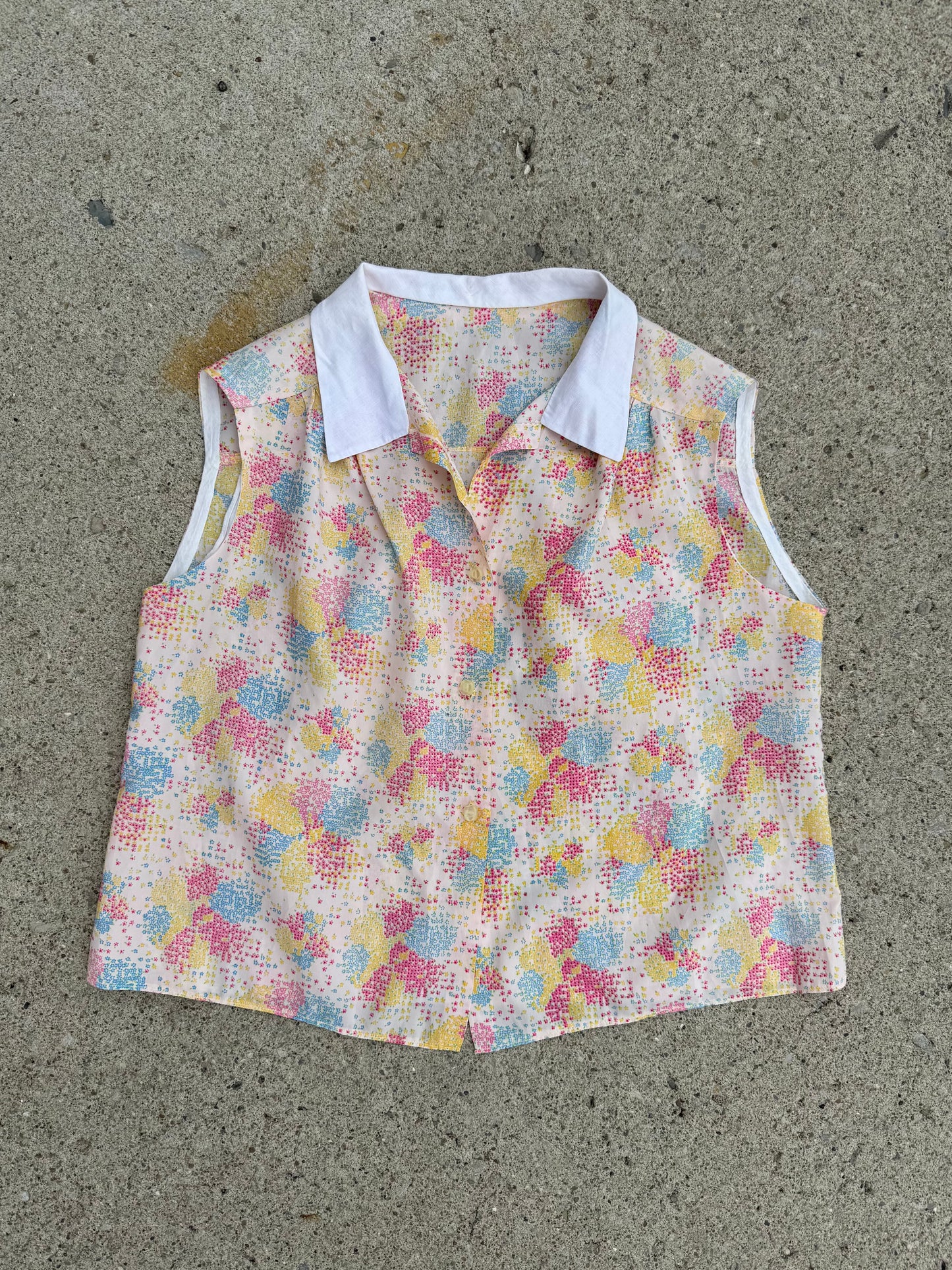 Vintage 1960s Multi-Color Pixel Floral Print Sleeveless Blouse | Large