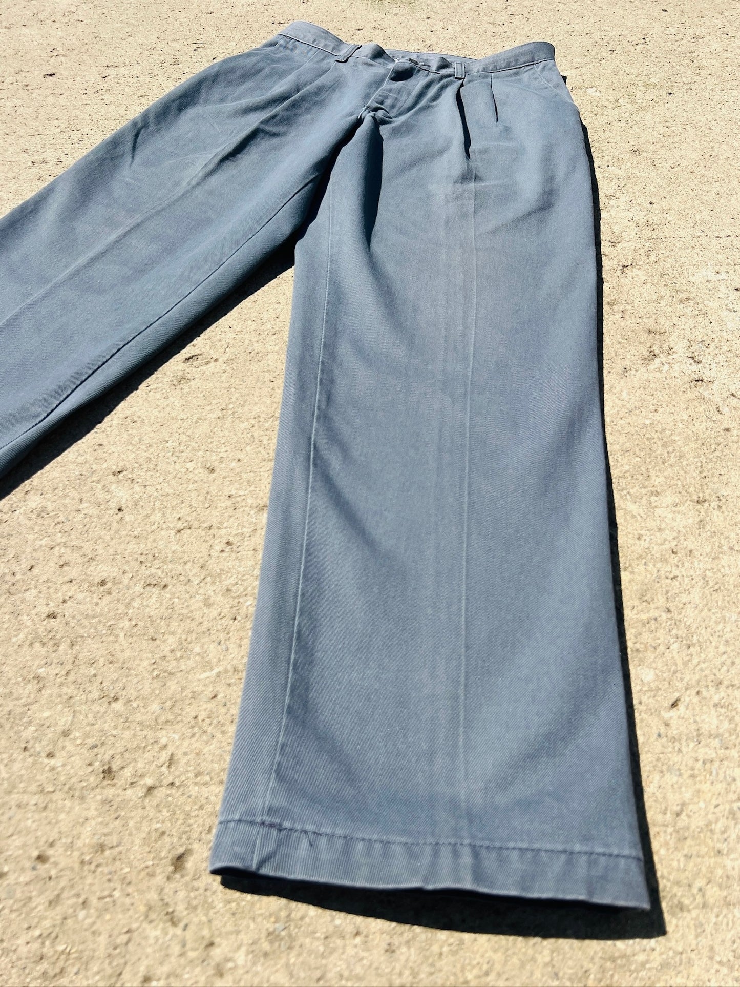Vintage 1990s Lee Grey Pleated Cotton Trousers | Waist 33”