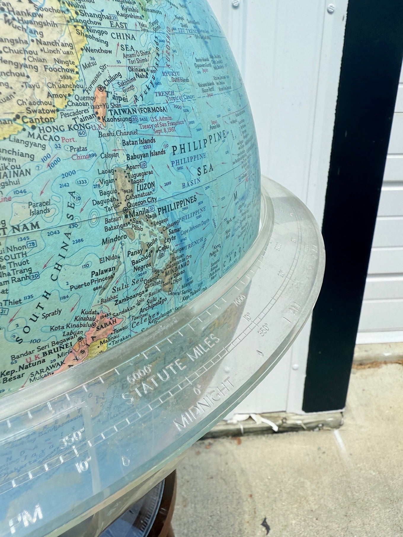 Vintage 1950s MCM National Geographic Society World Globe Lamp w/ Stand