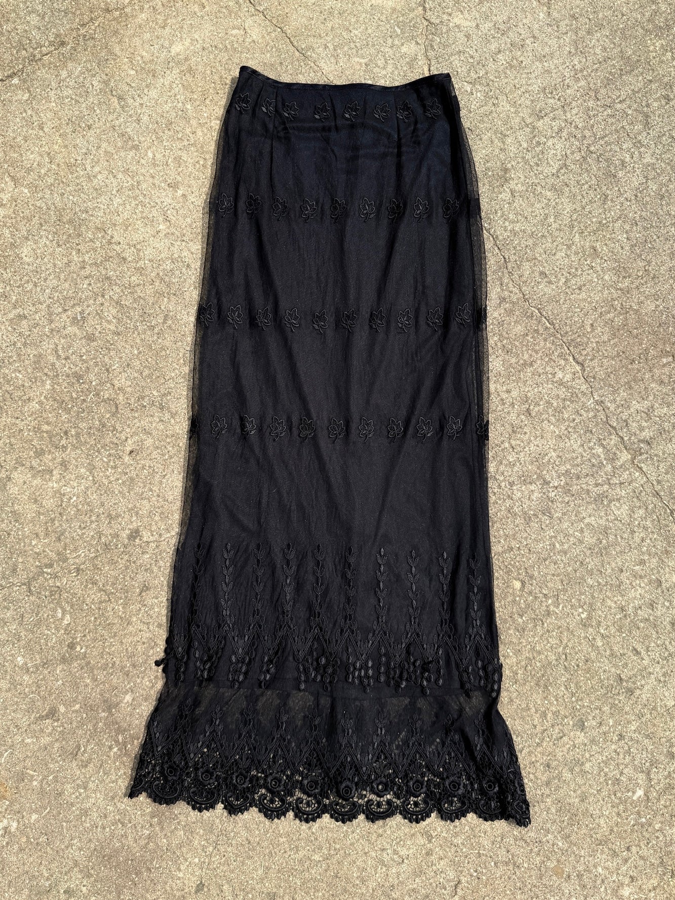 90's Kis Kissay Black Lace Maxi Skirt | S-M