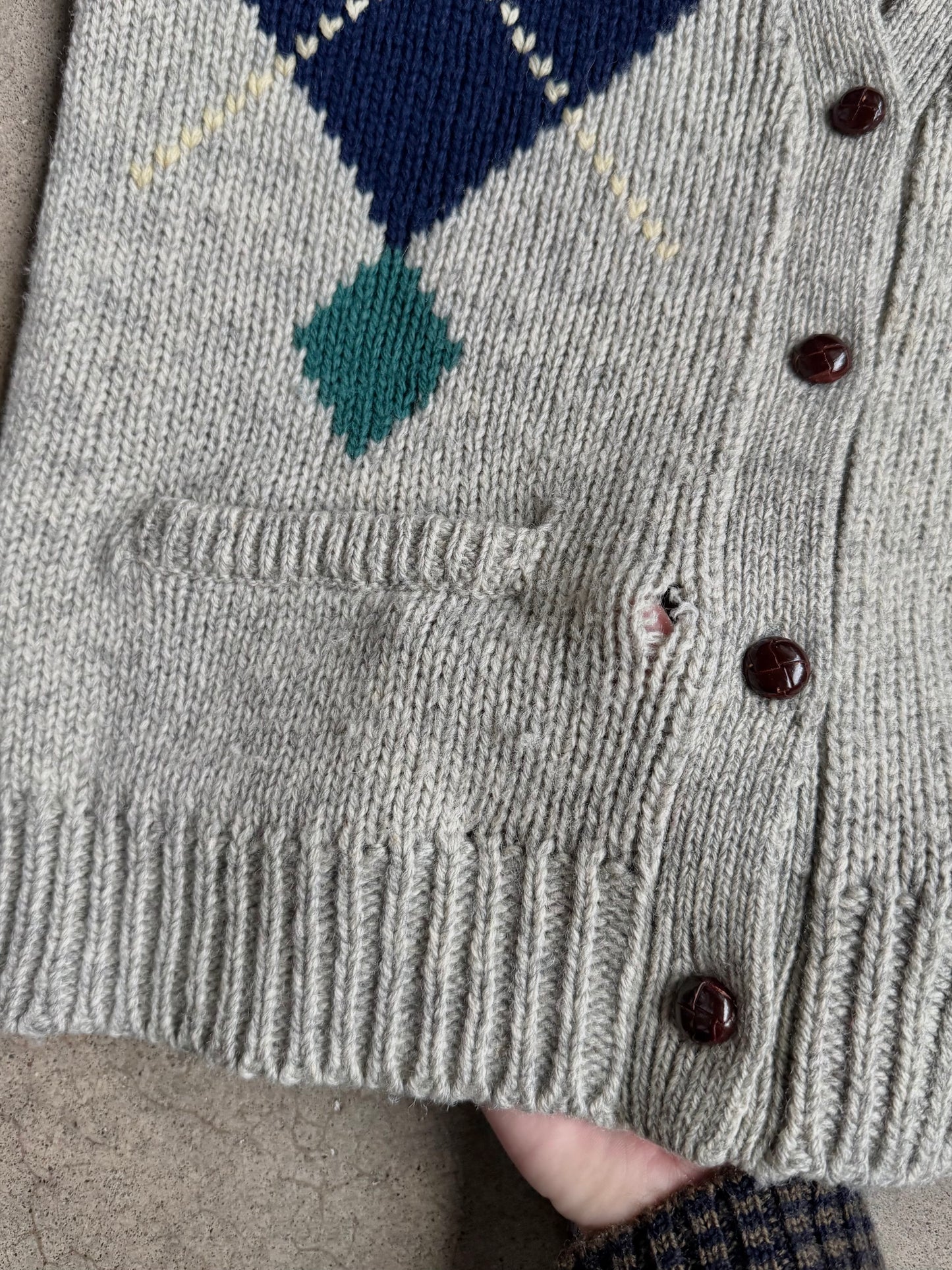 Vintage 1970s Grey Argyle V-Neck Cardigan | Small