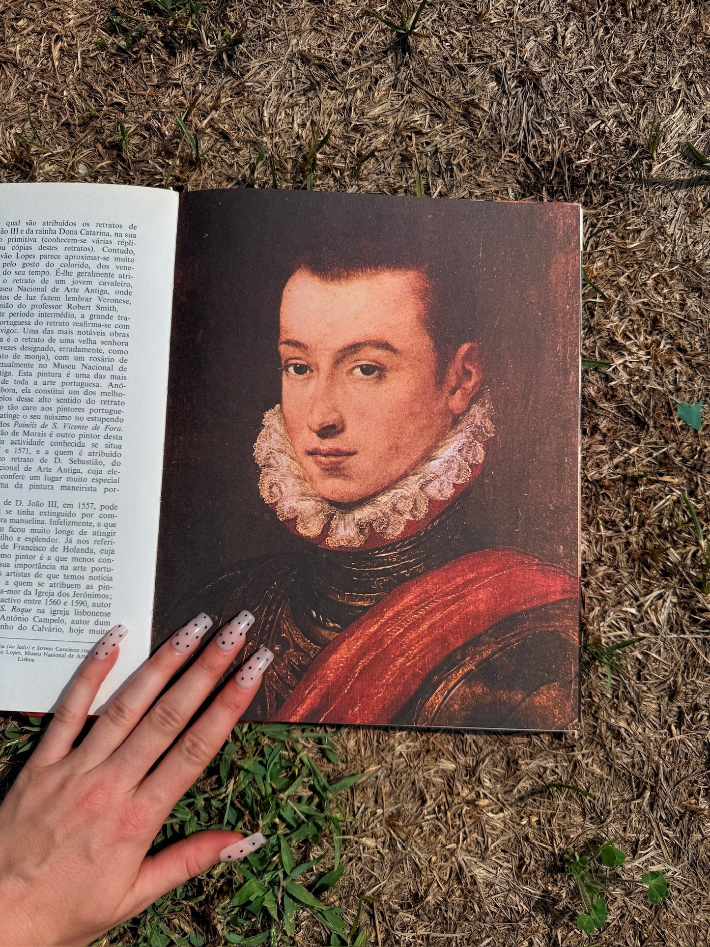 A Arte Em Portugal Hardcover Book