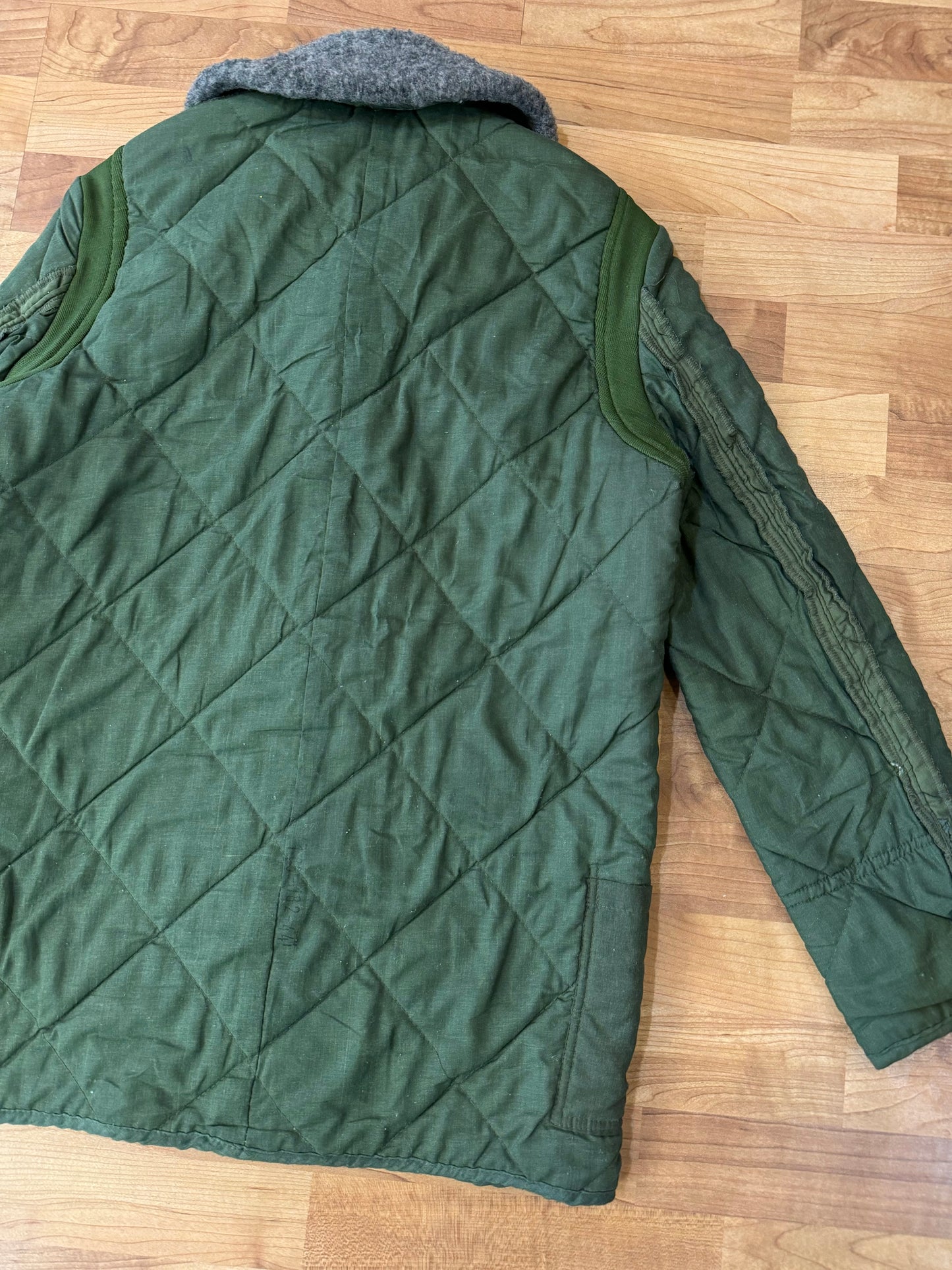 Vintage Cold War Era Quilted Military Jacket Liner | M/L