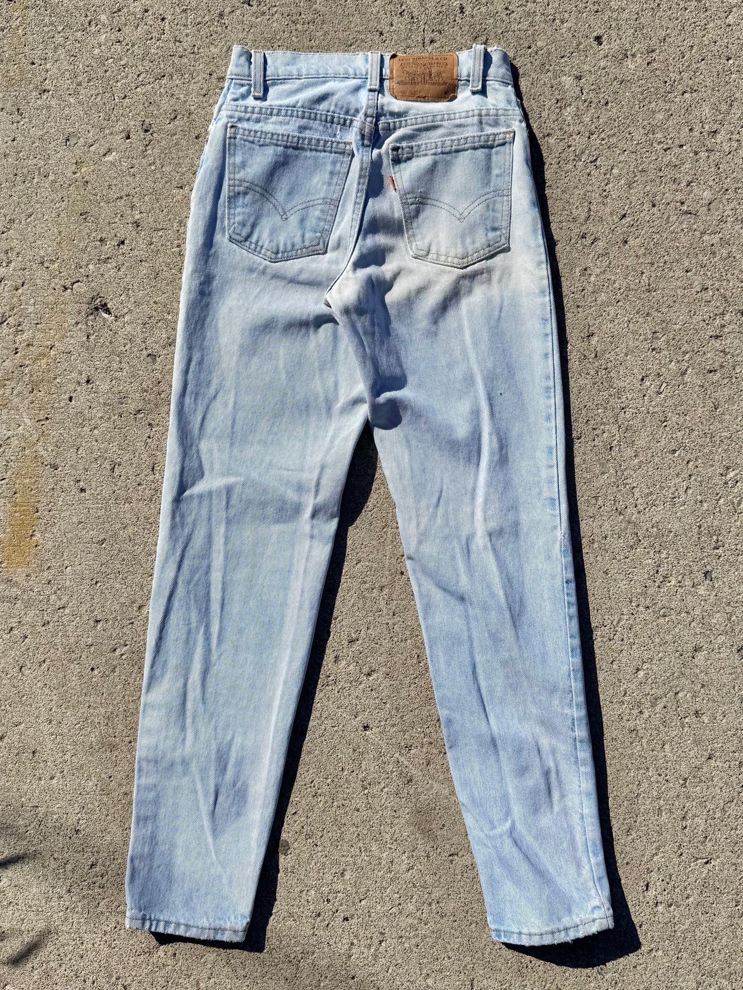 Vintage Levi’s 950 Orange Tab Light Wash Jeans | Waist 26”