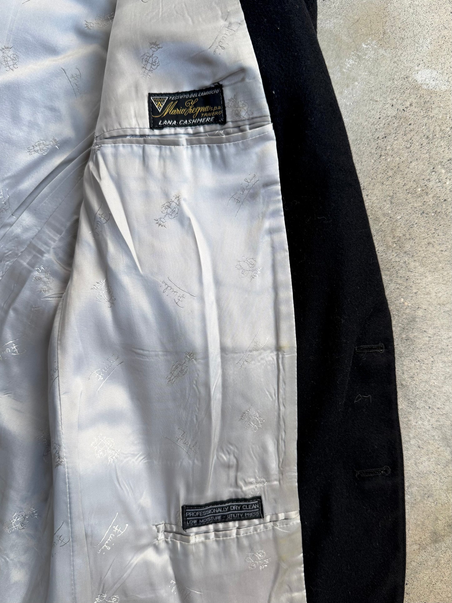 Vintage 1980s Vivara by Emilio Pucci Black Wool & Cashmere Suit Jacket | 42