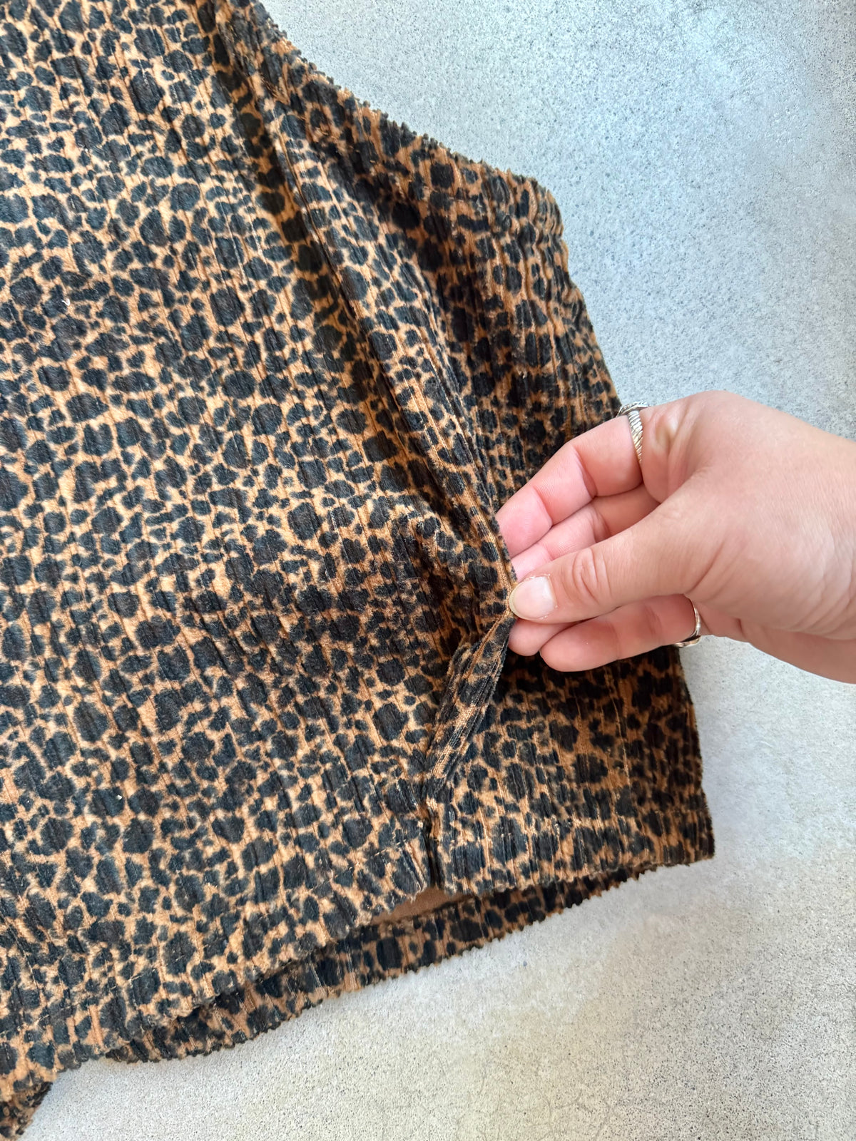 Vintage 1990s Sostanza Cheetah Print Corduroy Vest | Medium