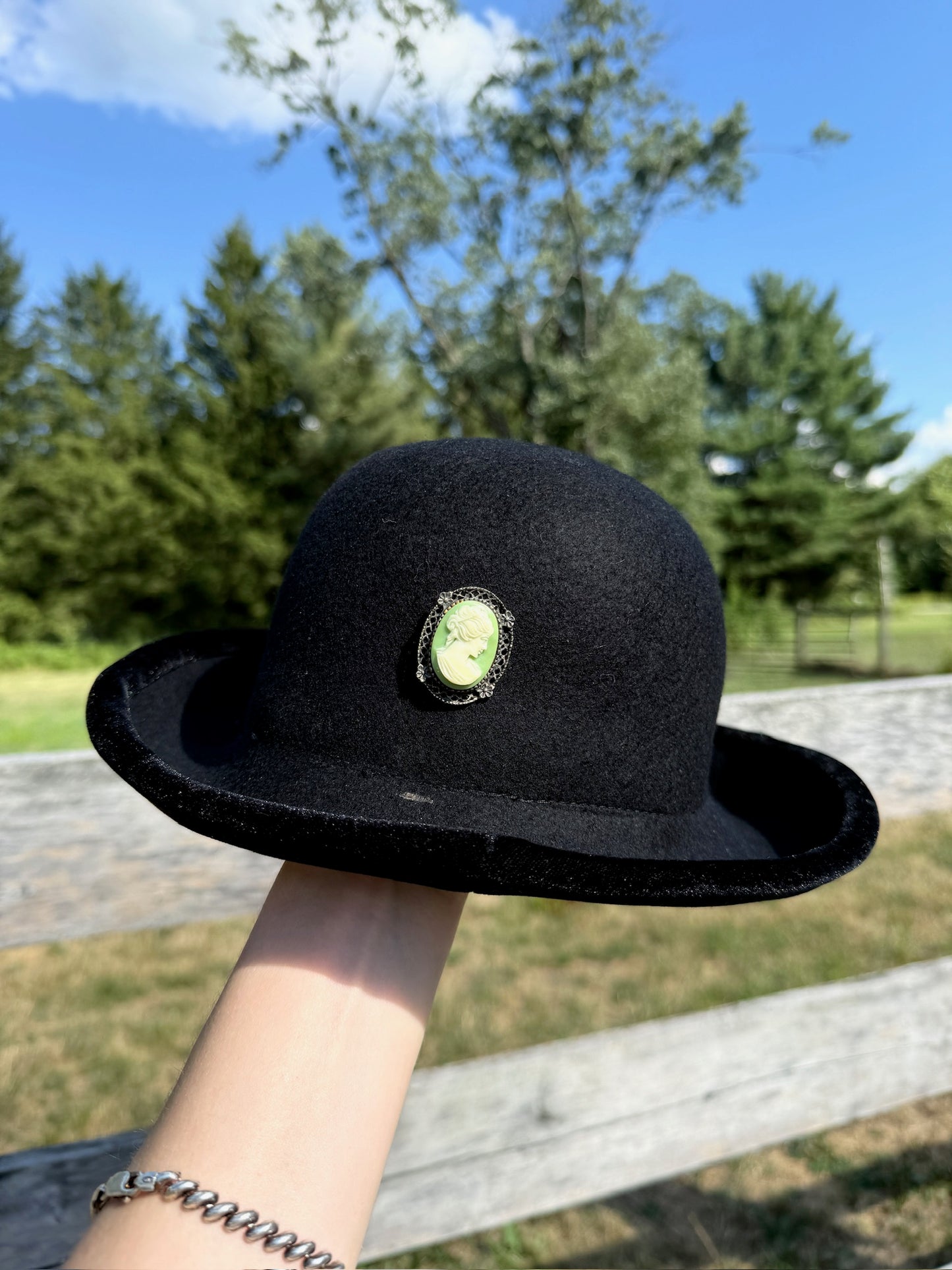 Vintage 1980s Black Felted Wool Cameo Brooch Hat
