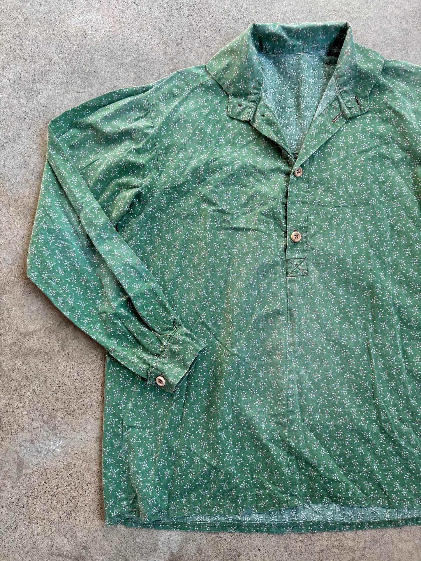 Vintage 1960s Handmade Green Floral Half Button Collared Shirt | Large