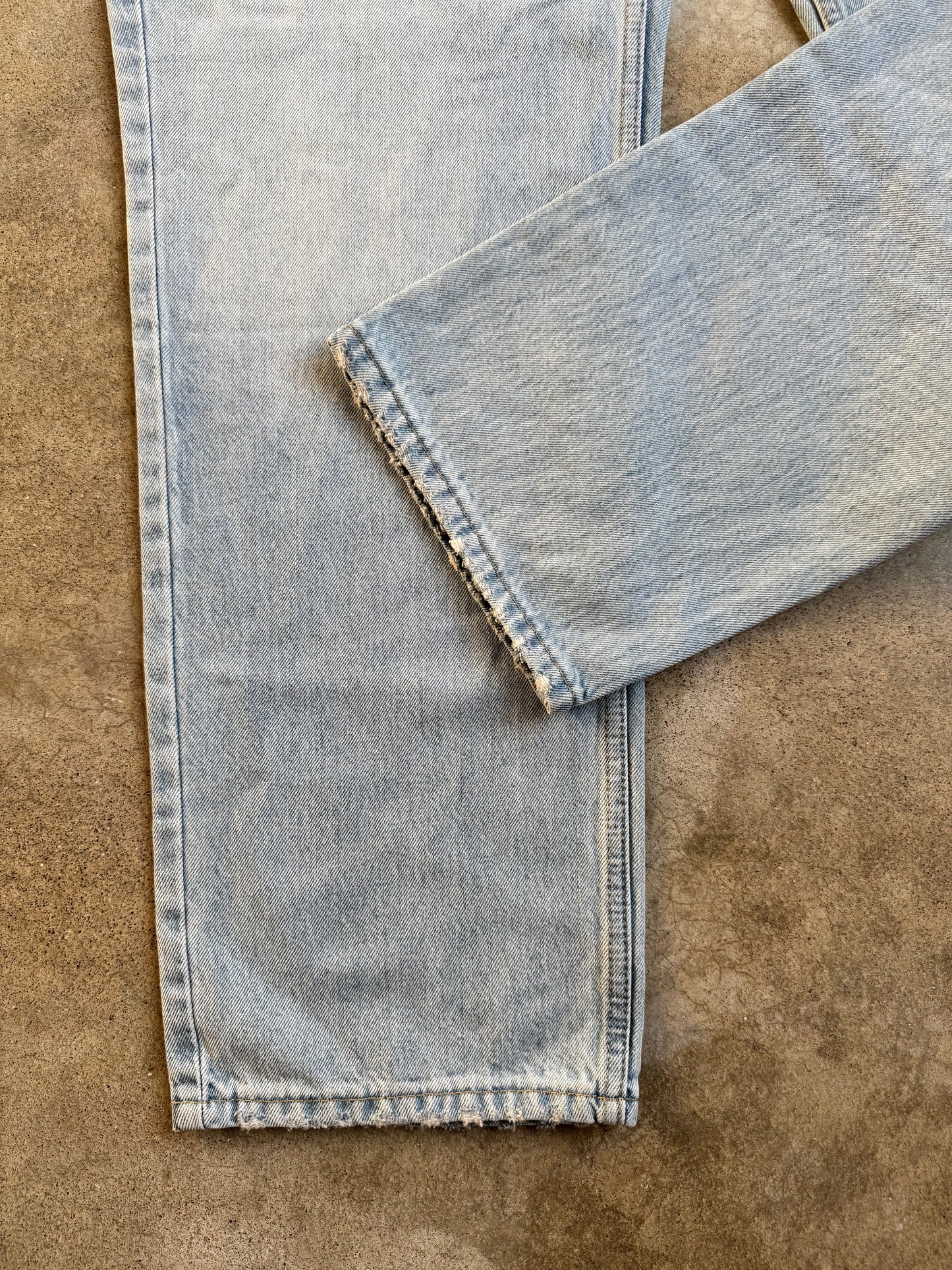 Levi's 550 Relaxed Fit Light Wash Jeans | 38x32